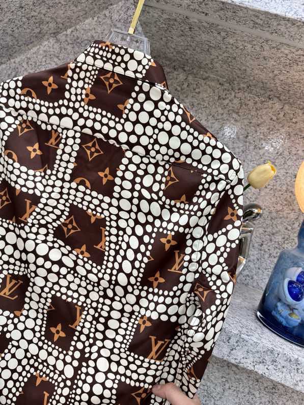 Áo sơ mi dài tay Louis Vuitton LV Nâu họa tiết hoa vân phối chấm bi Trắng Like Auth VTN