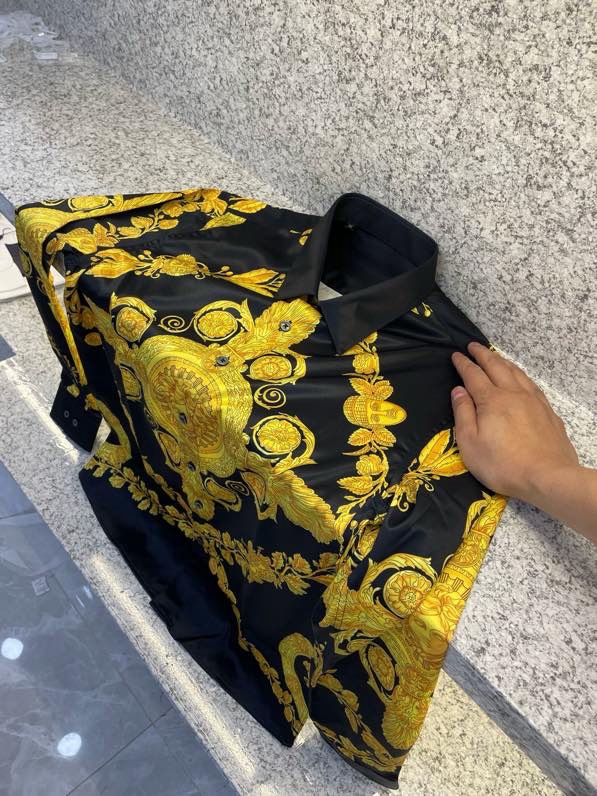 Áo sơ mi dài tay Versace VS Đen họa tiết Vàng full Like Auth VTN