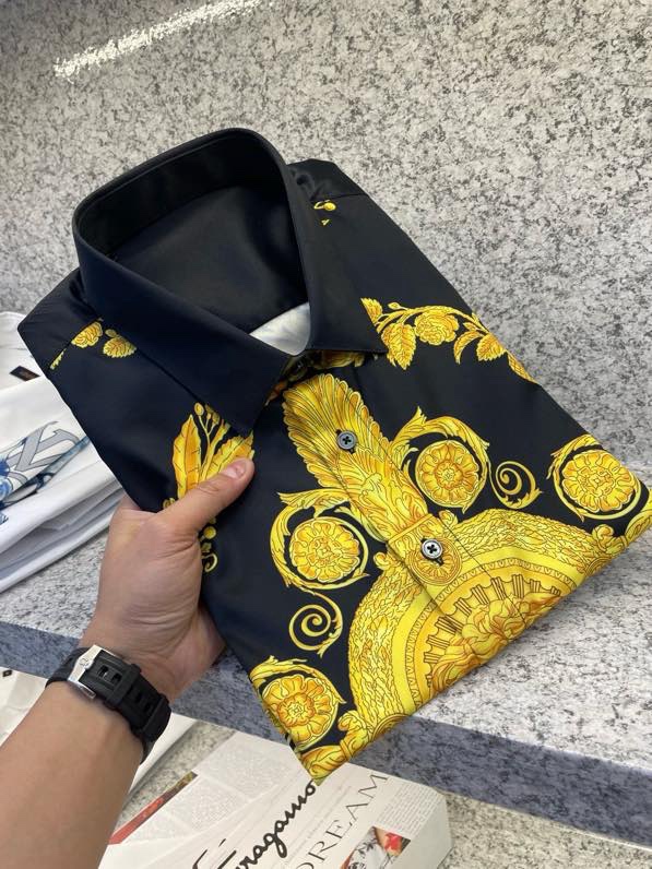 Áo sơ mi dài tay Versace VS Đen họa tiết Vàng full Like Auth VTN