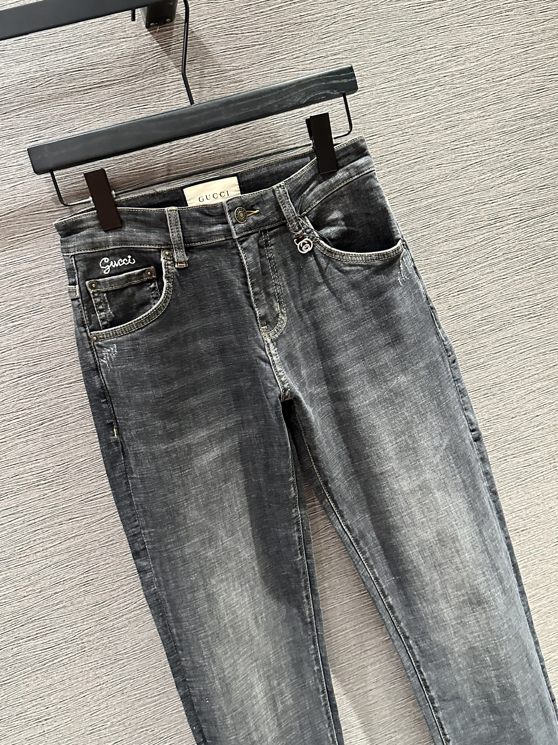 Quần jean Gucci GC Xám bạc logo túi họa tiết gấu Like Auth VTN