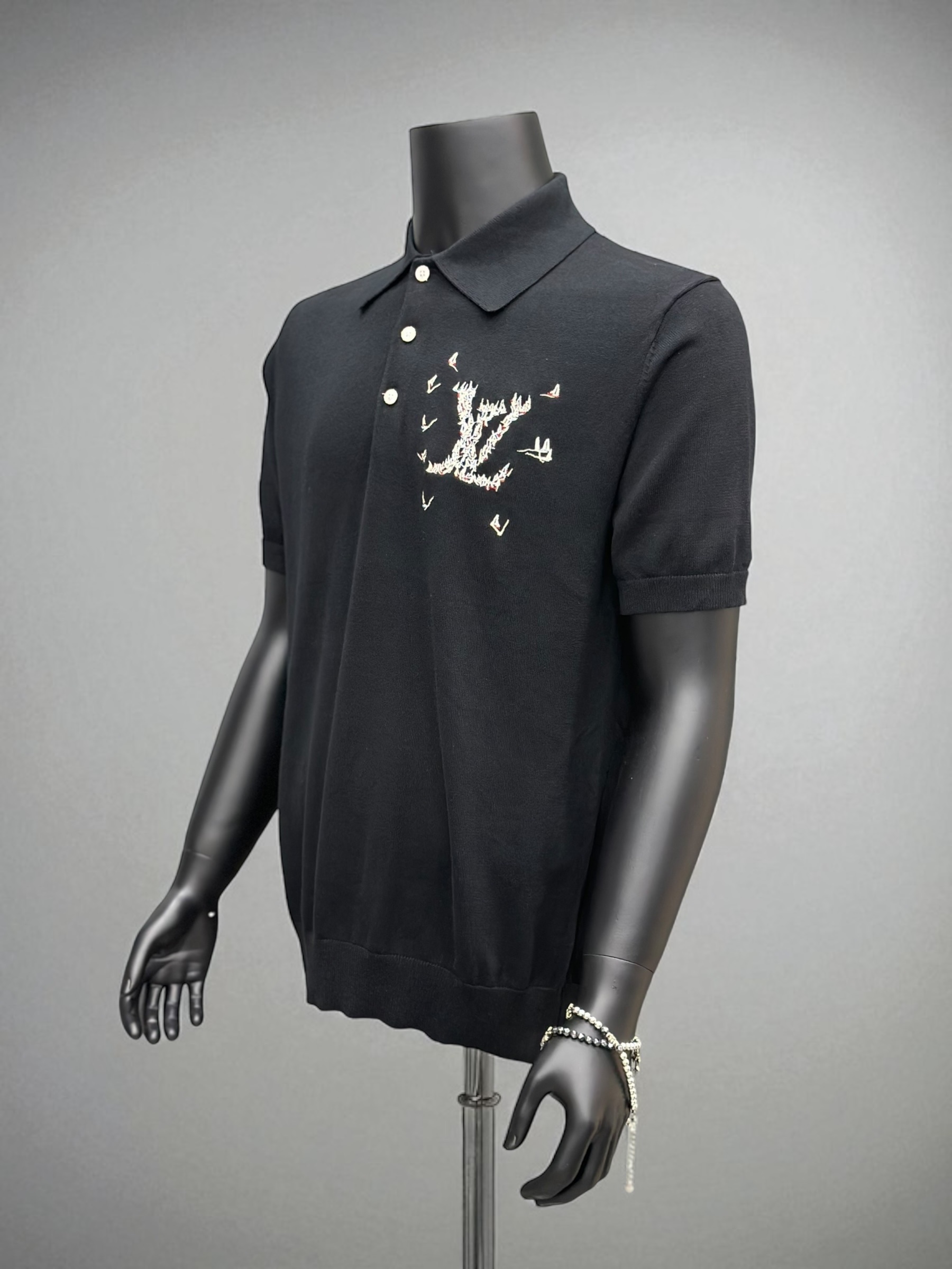 Áo polo len Louis Vuitton LV Đen logo du thuyền thêu ngực Like Auth VTN