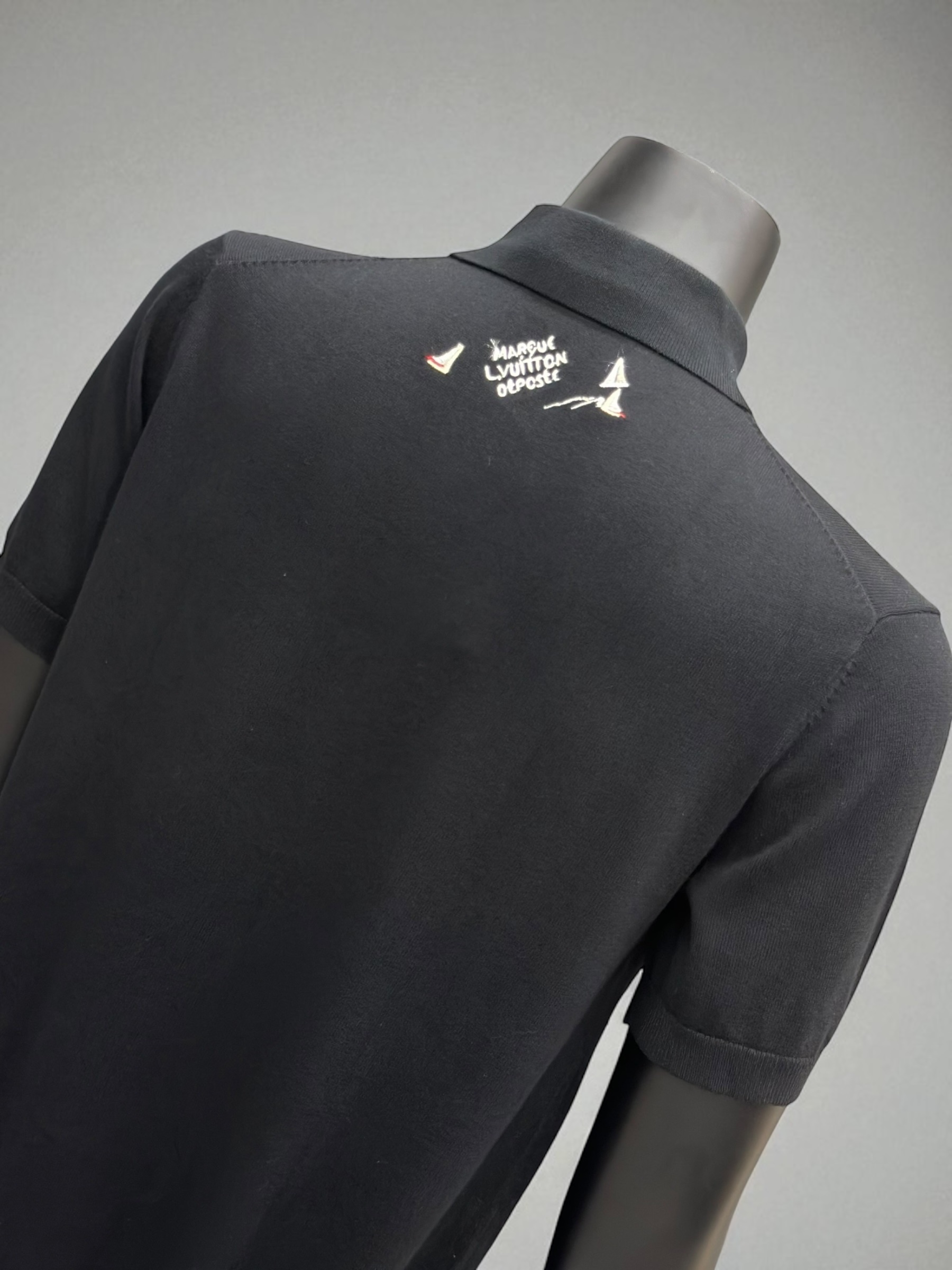 Áo polo len Louis Vuitton LV Đen logo du thuyền thêu ngực Like Auth VTN