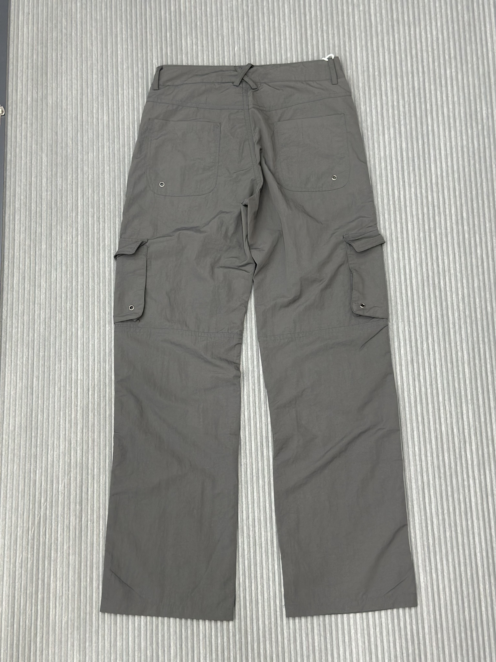 Quần jogger Xám túi hộp lỗ tròn Like Auth VTN