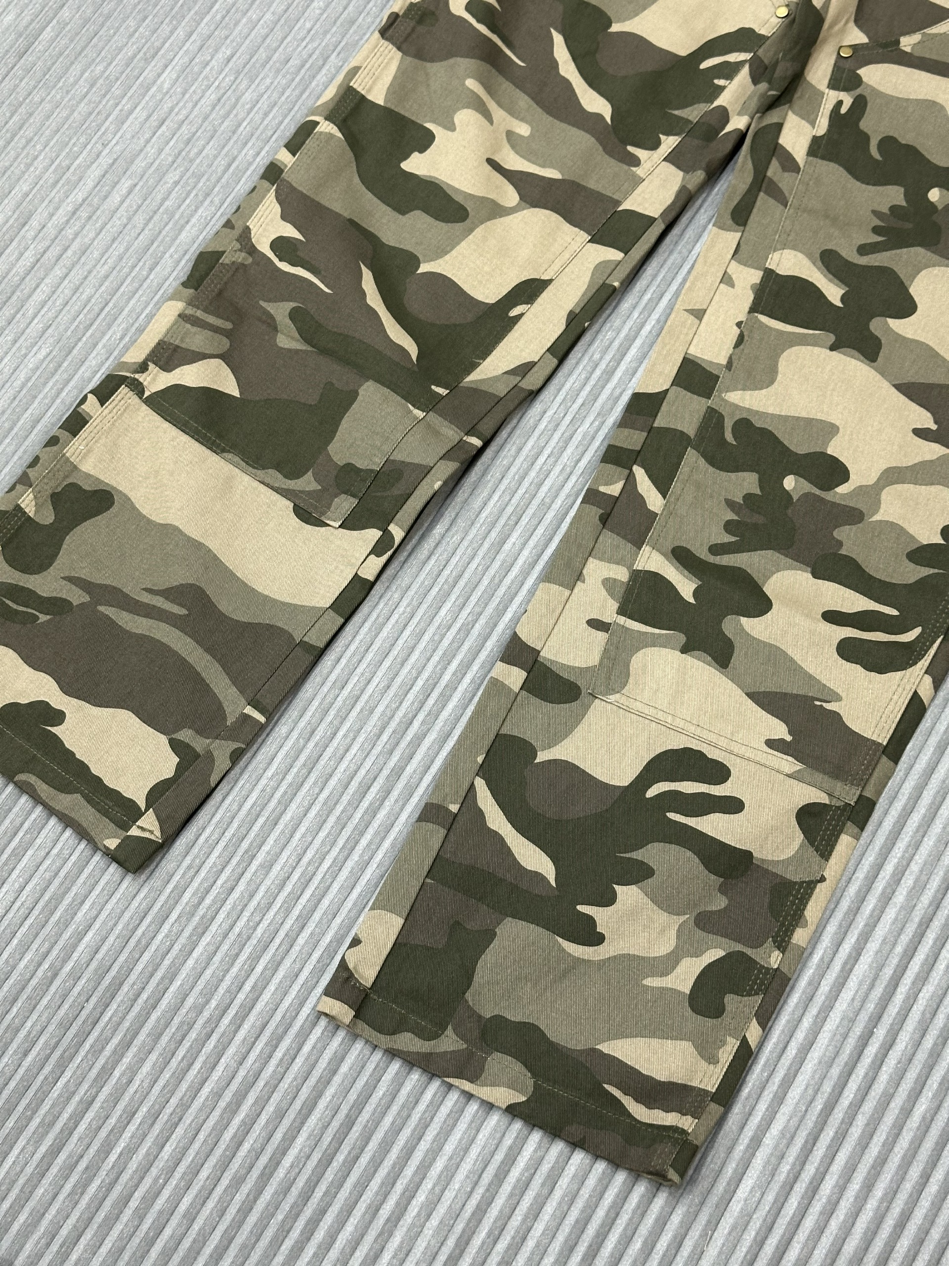 Quần dài ống xuông họa tiết dằn di Like Auth VTN