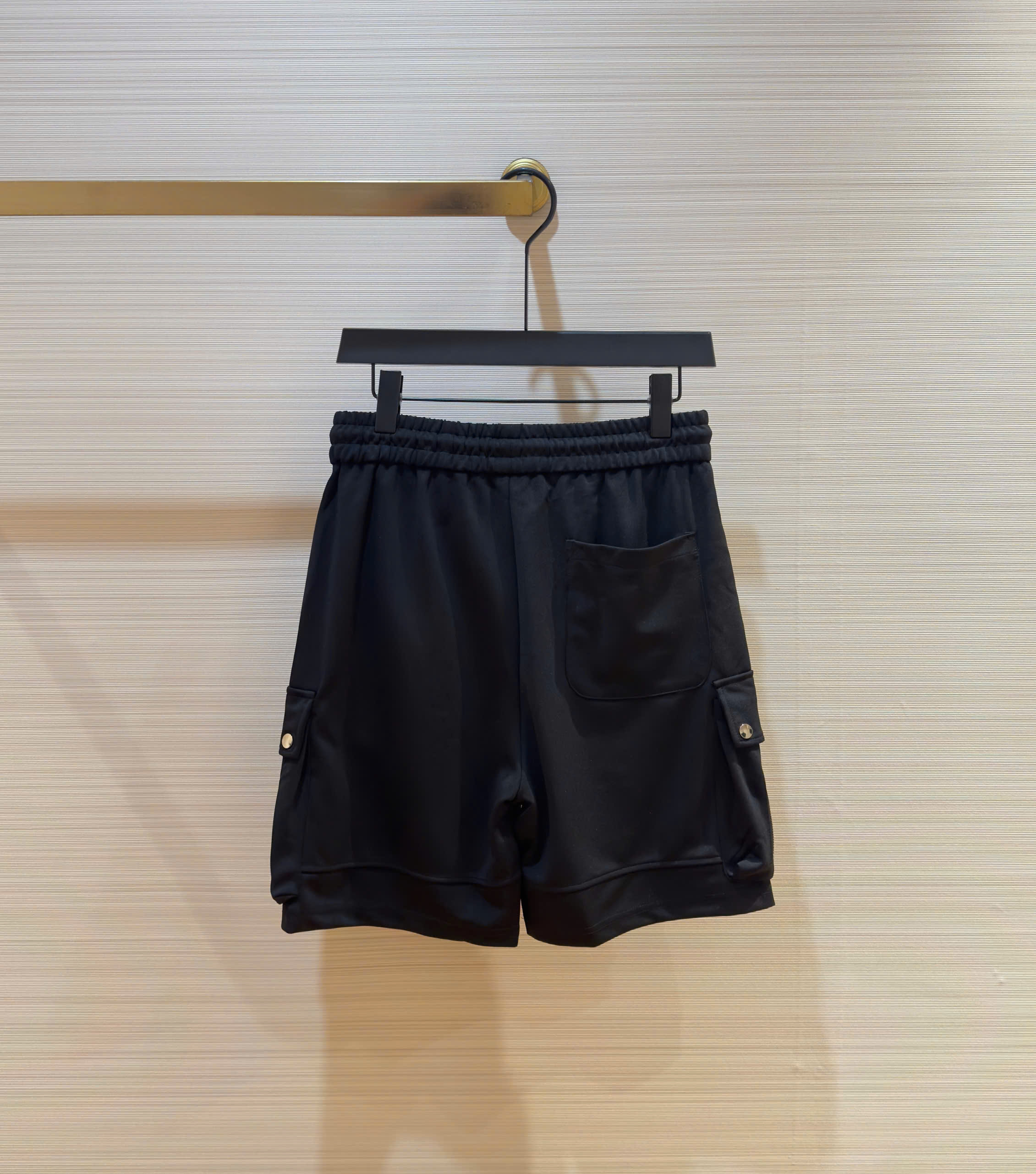 Quần short nỉ Dior CD 47 Đen logo chữ thêu túi hộp đùi Like Auth DDT