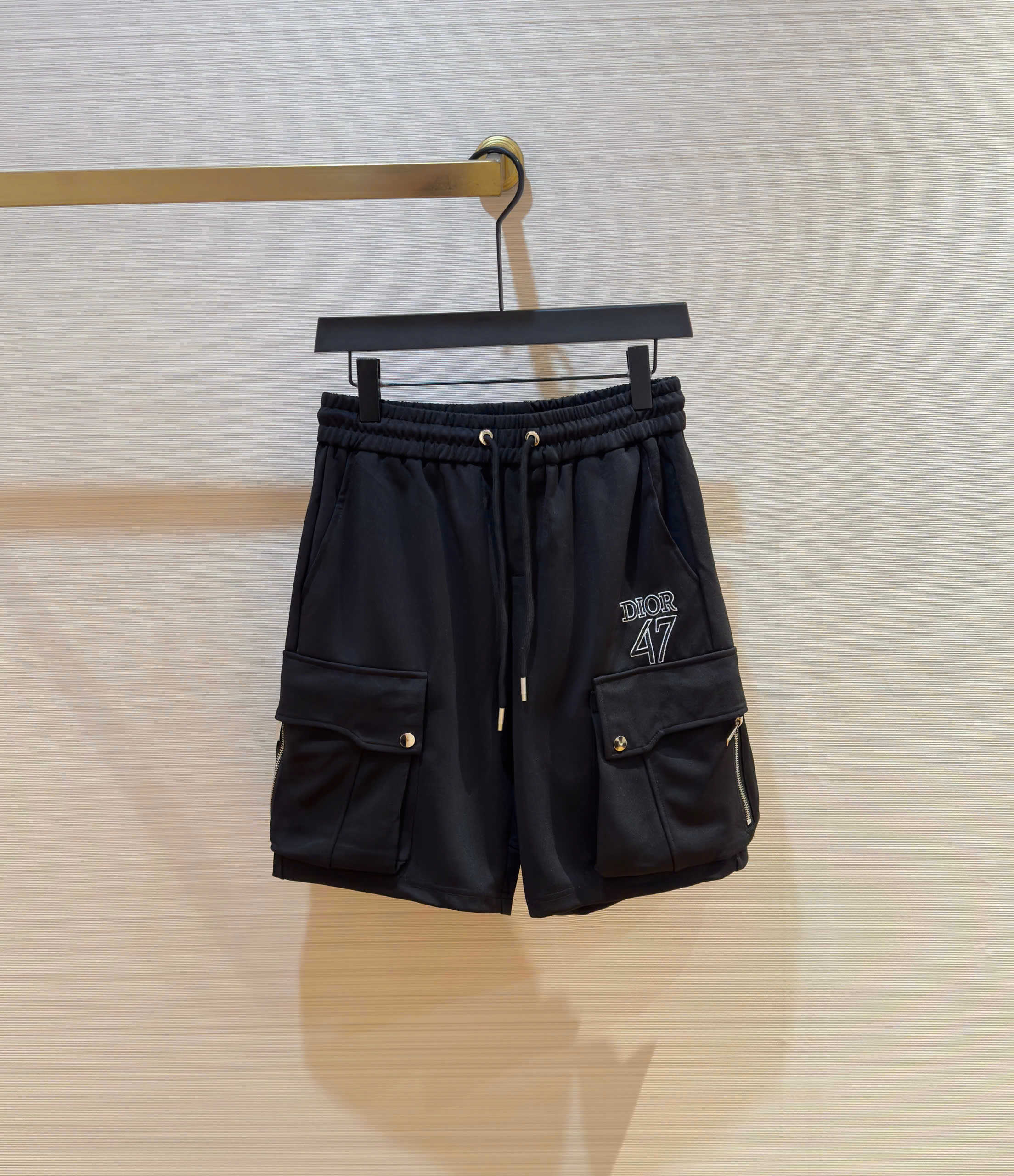 Quần short nỉ Dior CD 47 Đen logo chữ thêu túi hộp đùi Like Auth DDT