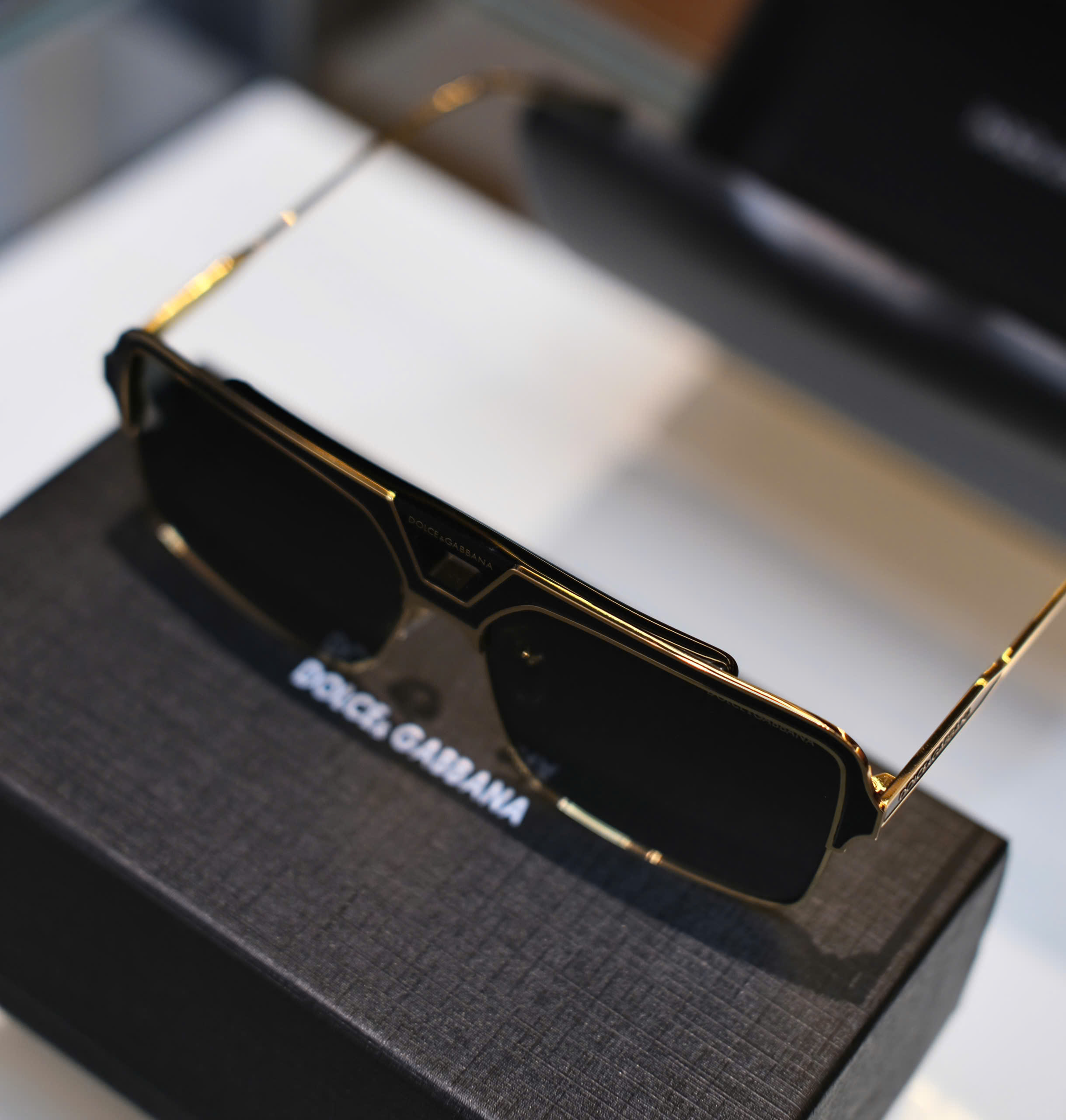 Kính mắt thời trang Dolce Gabbana DG Đen viền Vàng Like Auth DDT