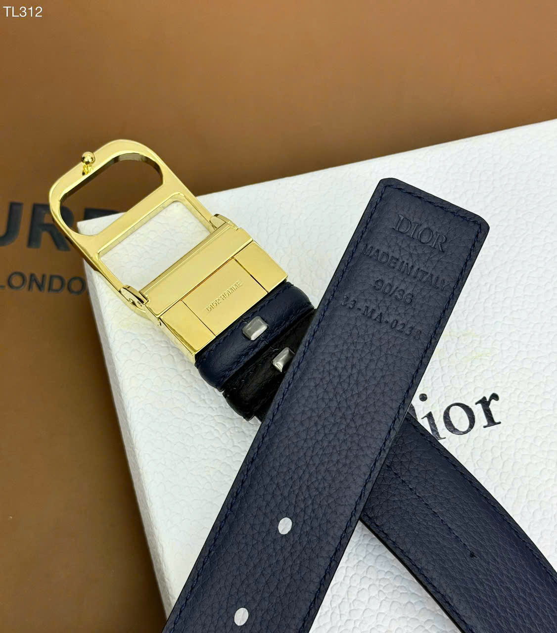 Thắt lưng, belt Dior CD Đen logo mặt Vàng trơn Like Auth LK
