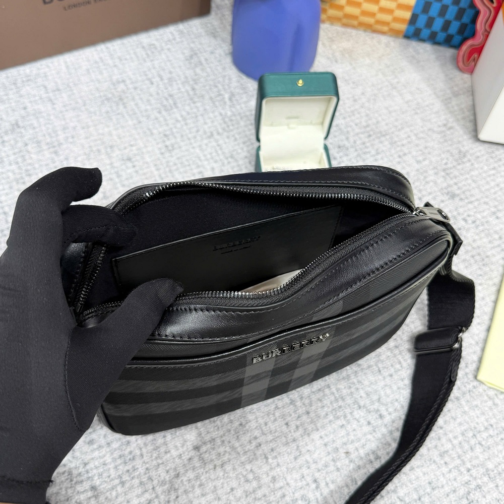 Túi đeo chéo Burberry BBR Đen kẻ sọc Xám basic size 25.5x18.5x5.5cm Like Auth on web fullbox bill thẻ PLD