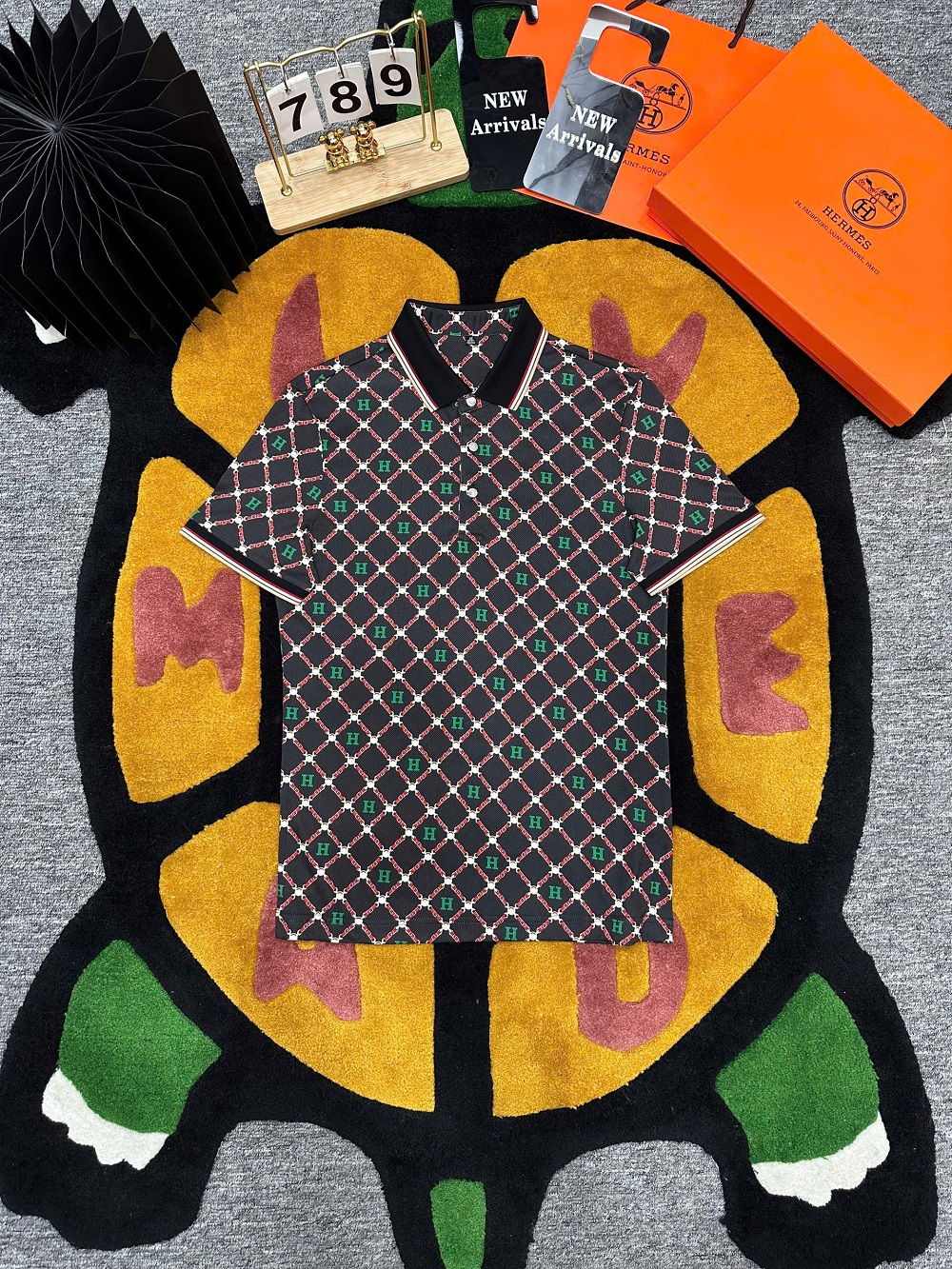 Áo polo Hermes HM Đen họa tiết logo chữ Xanh kẻ sọc Đỏ  Like Auth MK