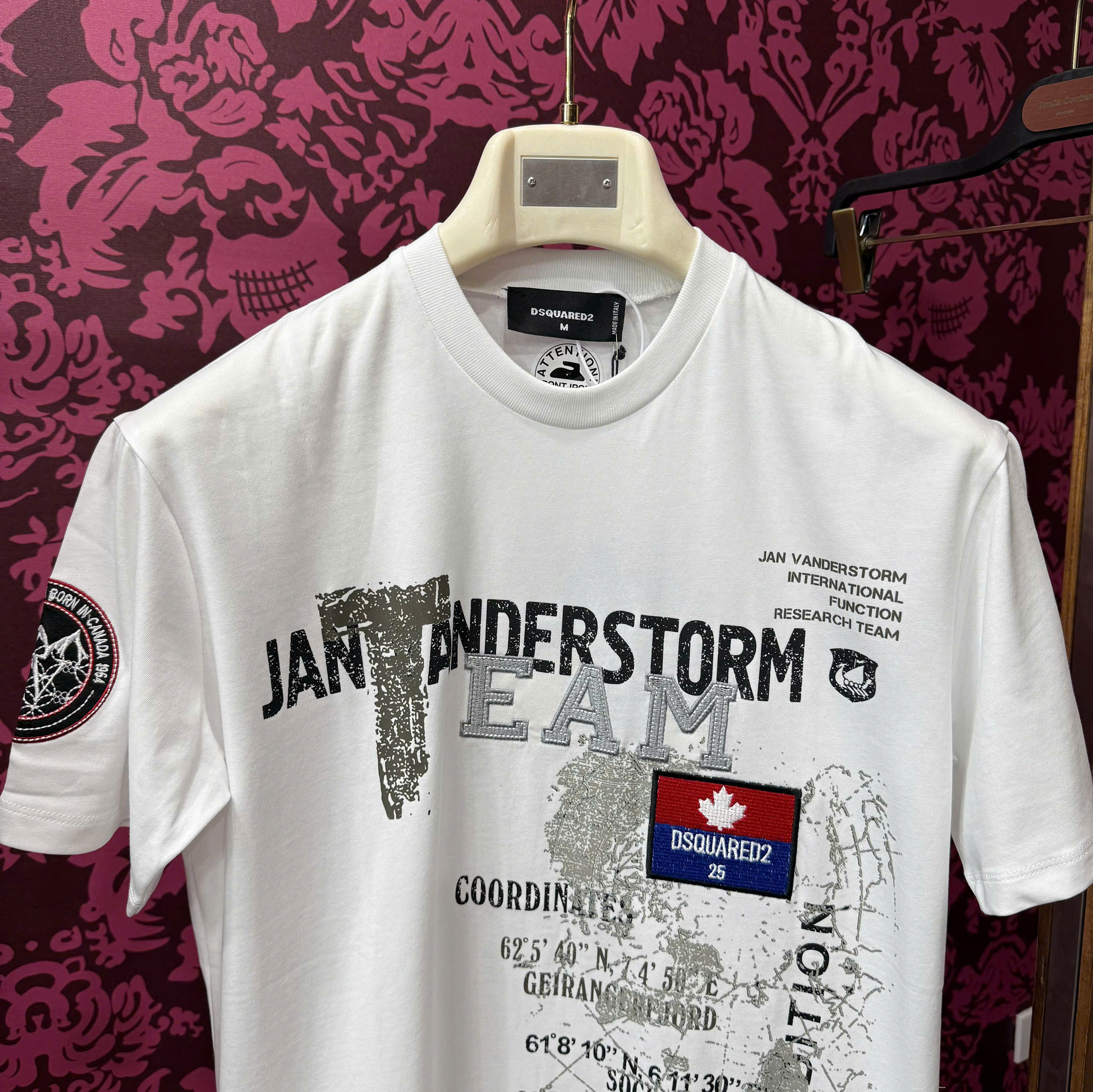 Áo phông T-shirt Dsquared2 DSQ2 họa tiết logo thêu Like Auth CD