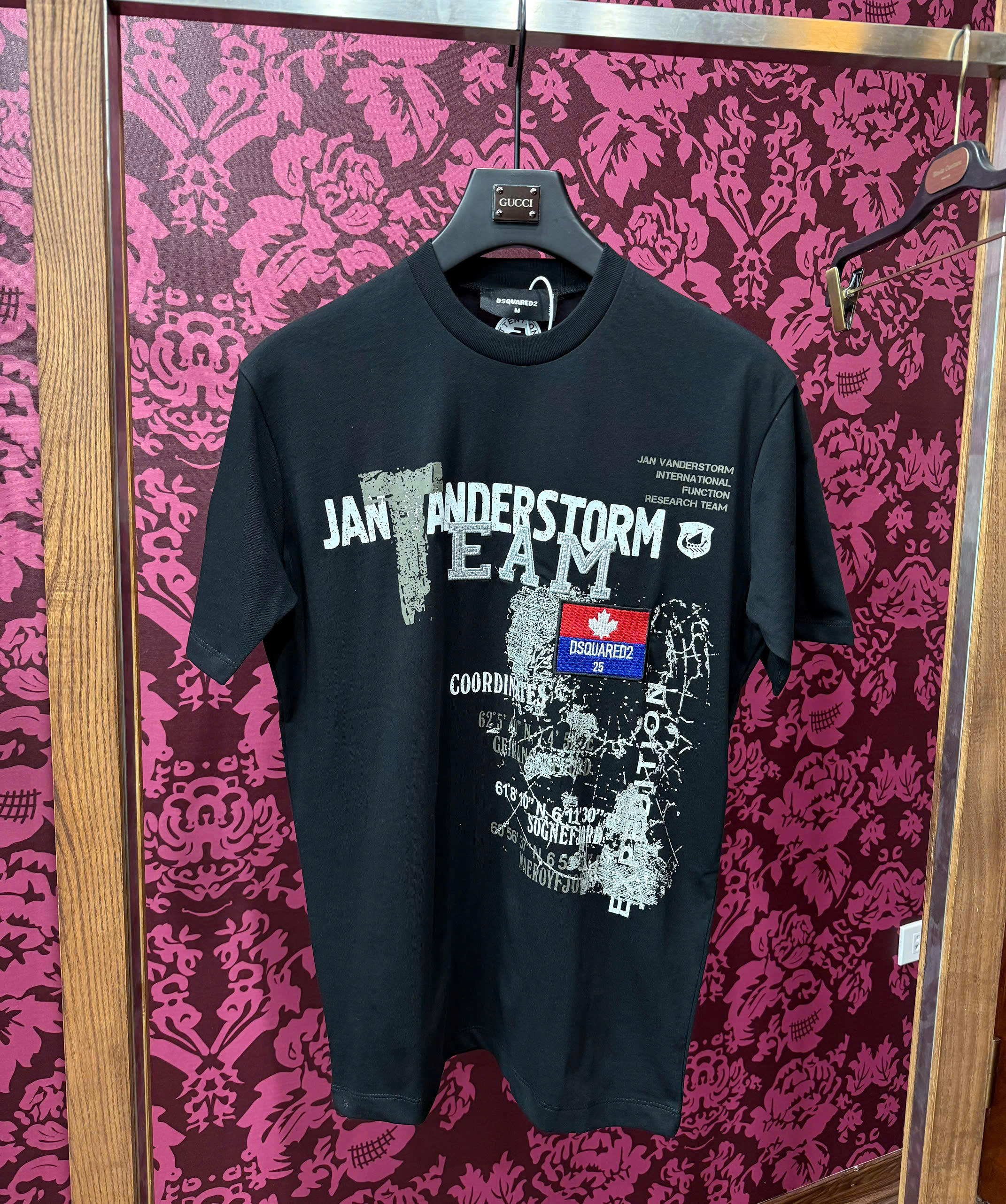 Áo phông T-shirt Dsquared2 DSQ2 họa tiết logo thêu Like Auth CD