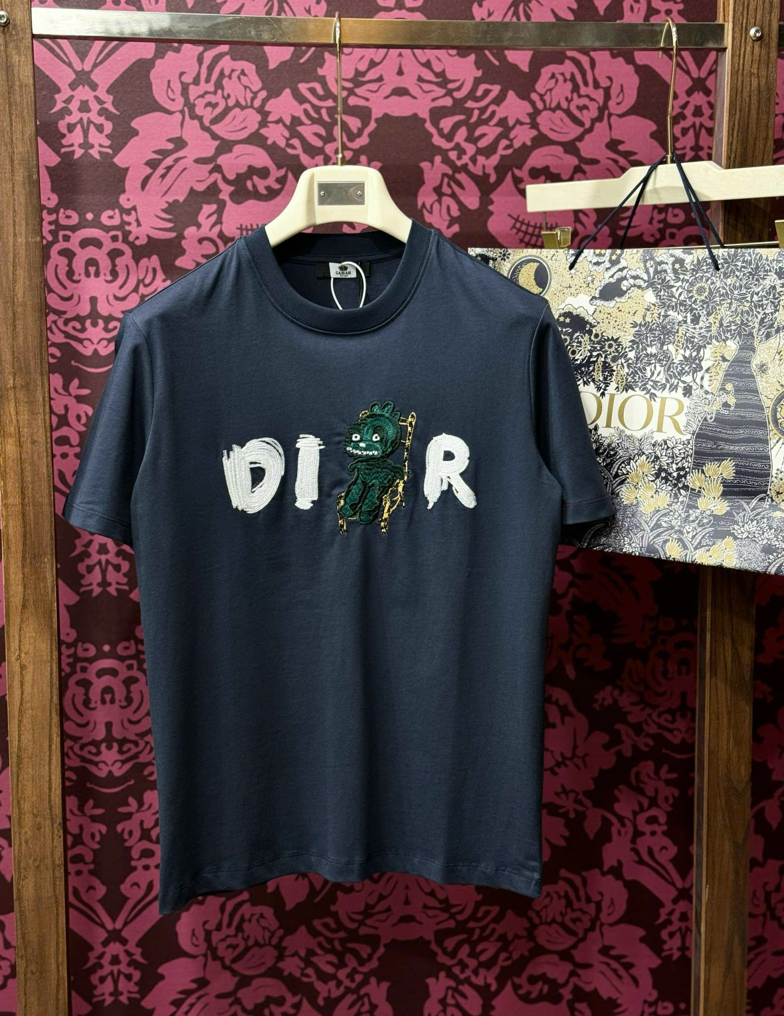 Áo phông T-shirt Dior CD logo chữ khủng long thêu ngực Like Auth CD