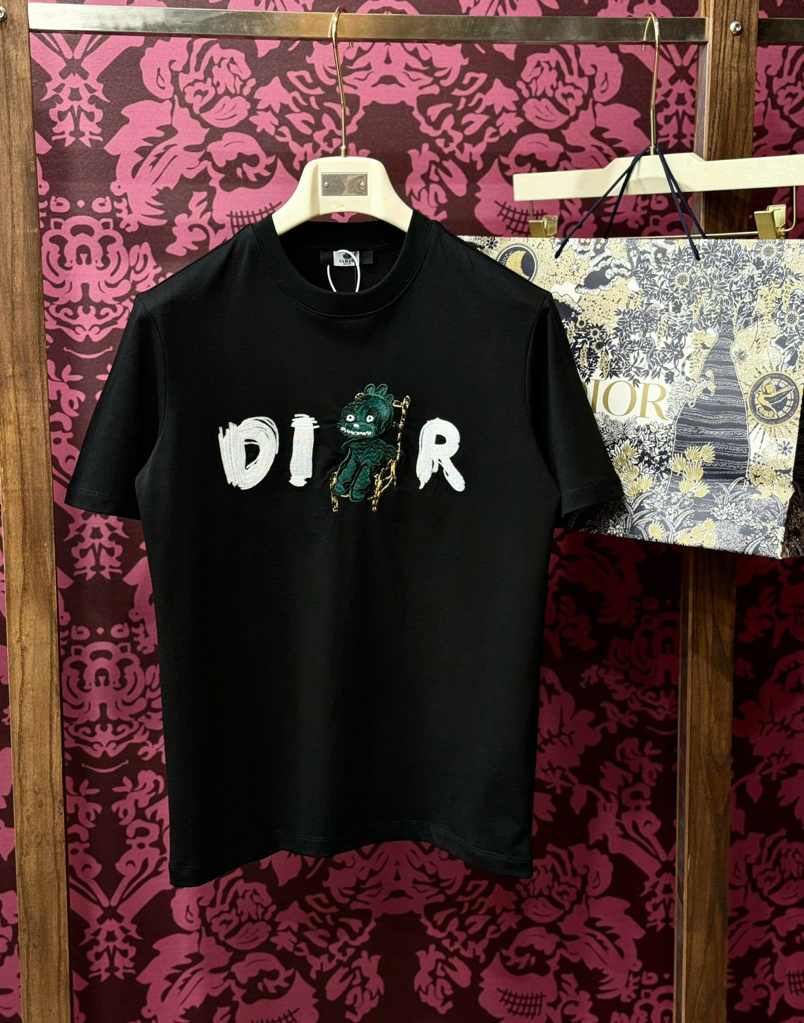 Áo phông T-shirt Dior CD logo chữ khủng long thêu ngực Like Auth CD