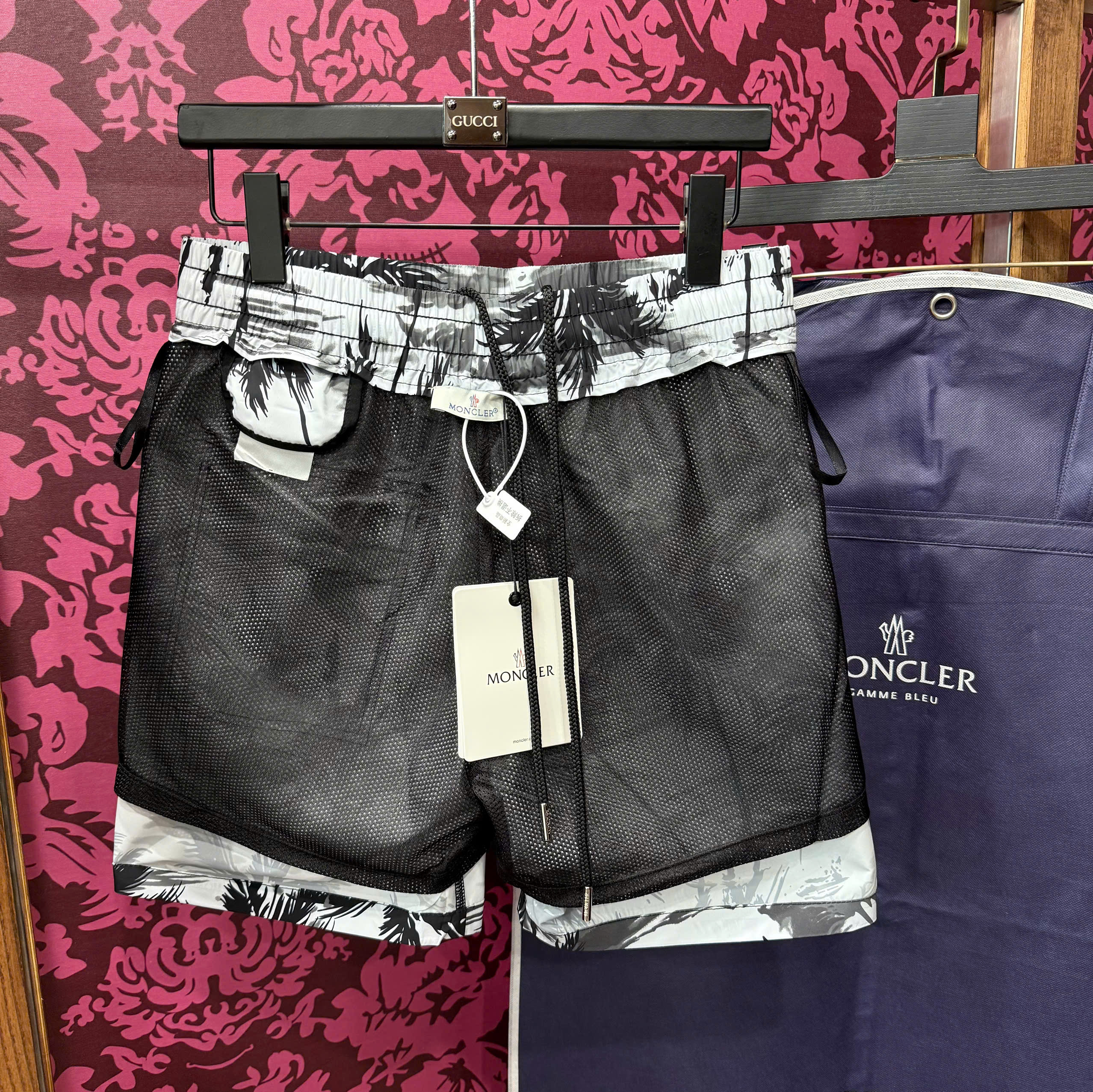 Quần short Moncler M Trắng họa tiết cây dừa Đen Like Auth CD