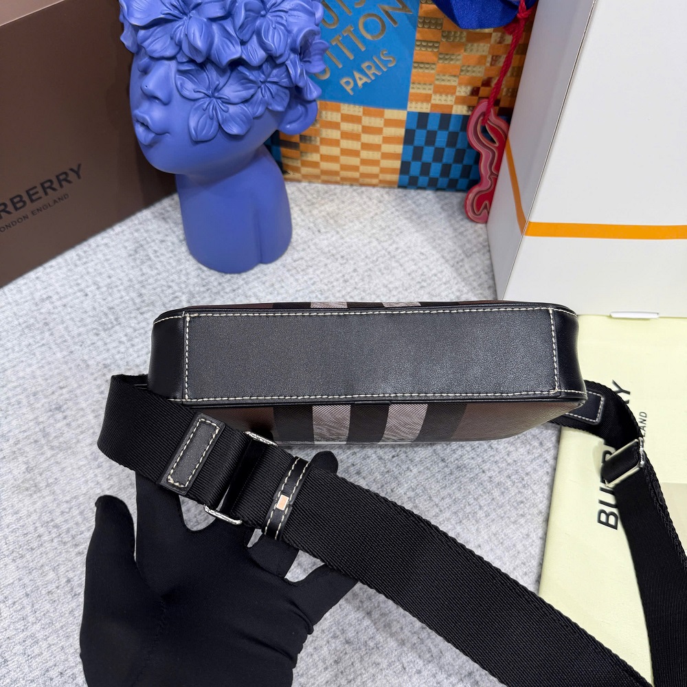 Túi đeo chéo Burberry BBR Nâu kẻ sọc Đen Trắng basic size 25.5x18.5x5.5cm Like Auth on web fullbox bill thẻ PLD