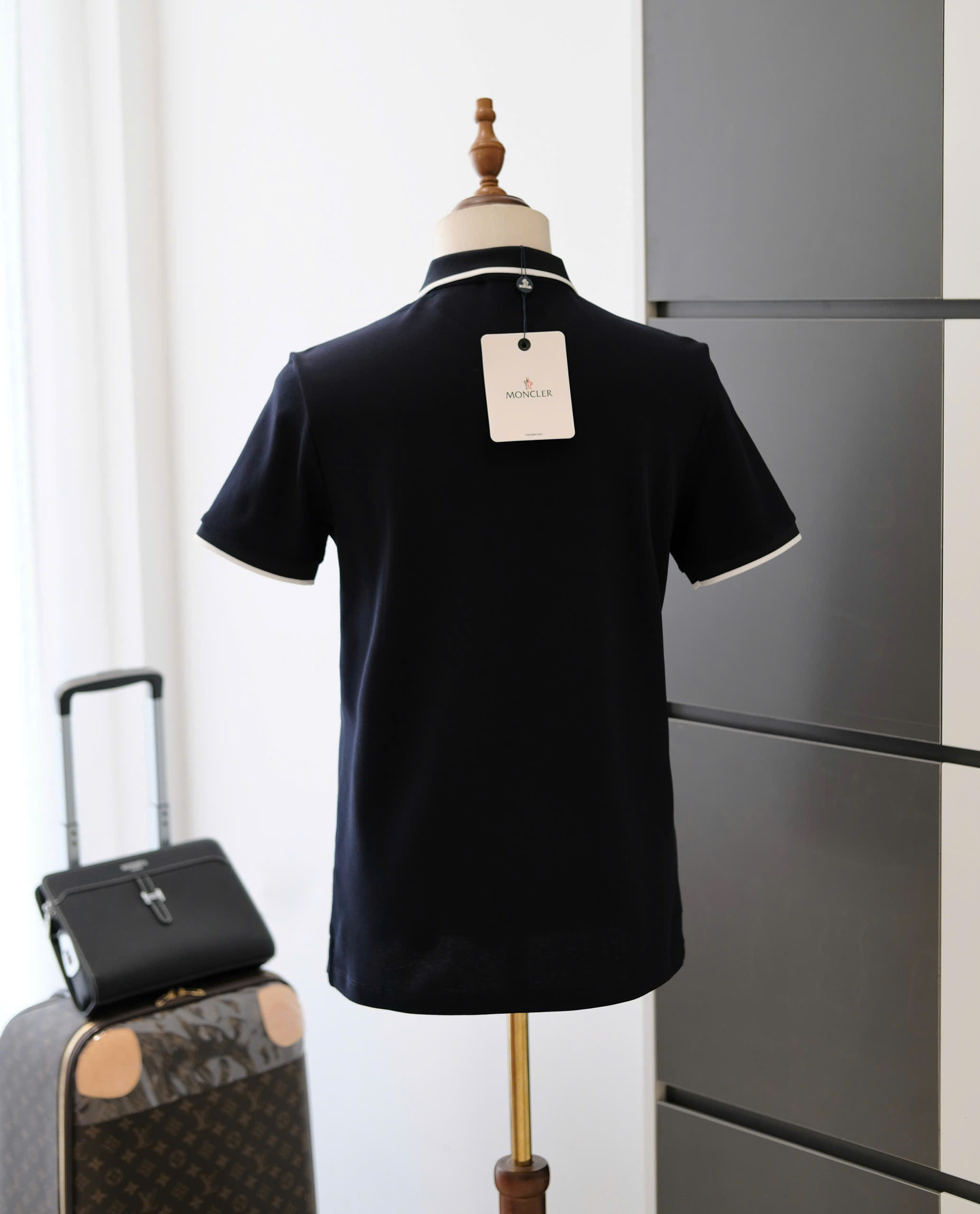 Áo polo Moncler M Xanh than logo tròn thêu ngực kẻ sọc viền cổ tay Like Auth DDT