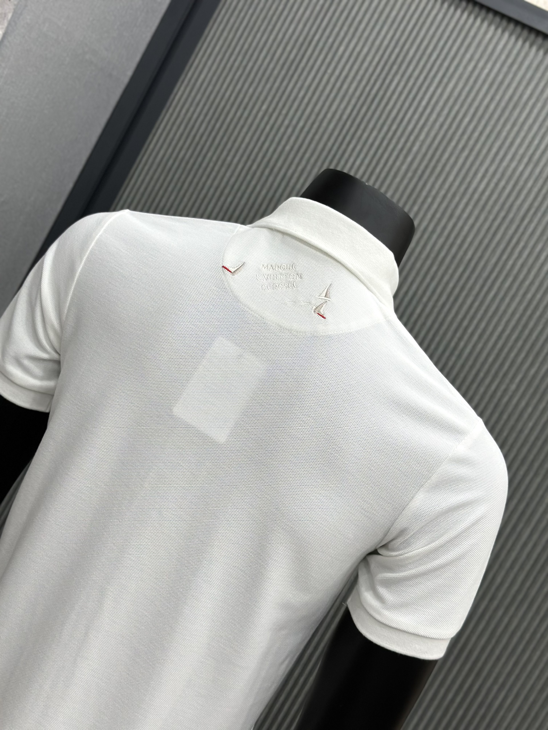 Áo polo Louis Vuitton LV Trắng logo chữ du thuyền thêu ngực Like Auth VTN