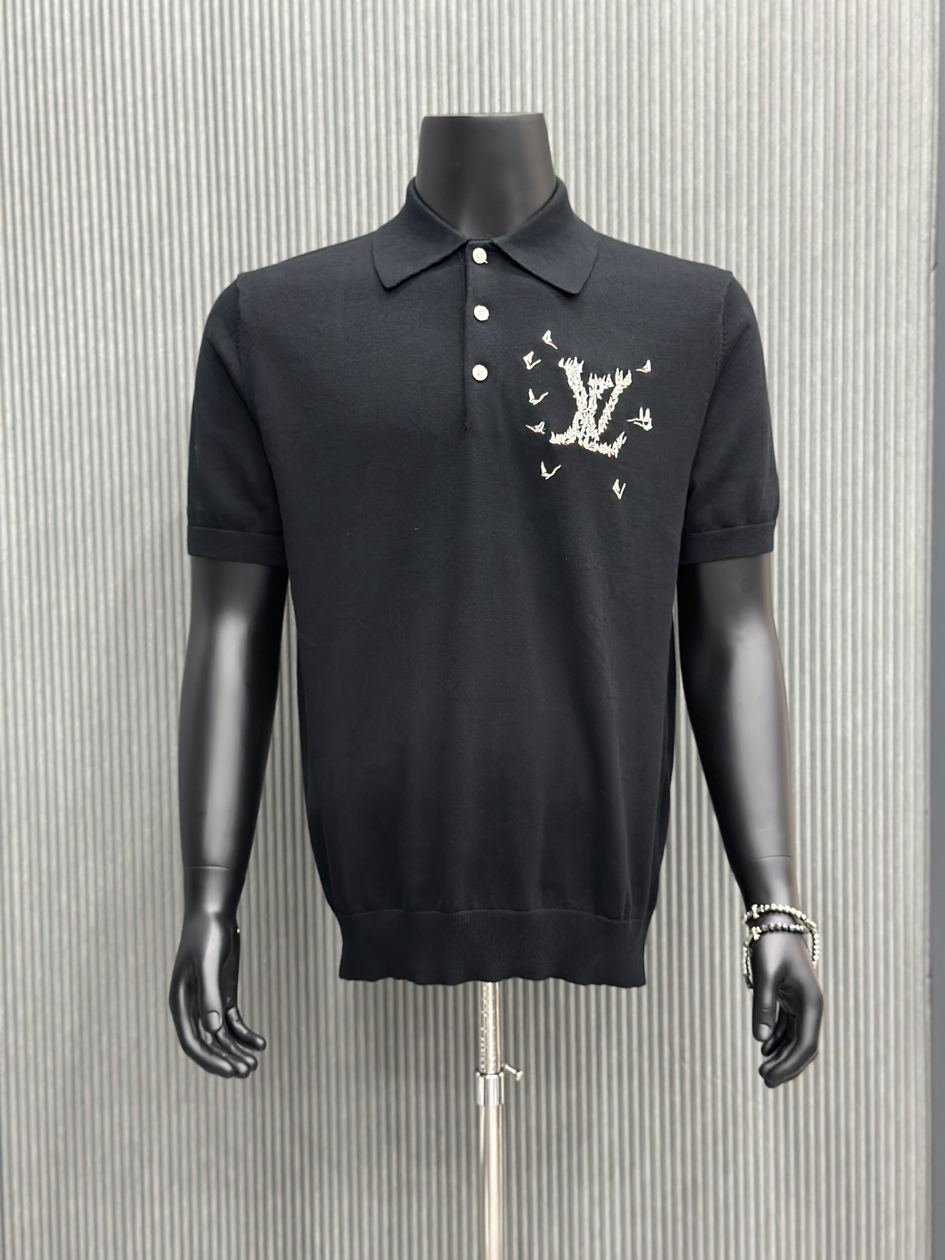 Áo polo Louis Vuitton LV Đen logo chữ du thuyền thêu ngực Like Auth VTN
