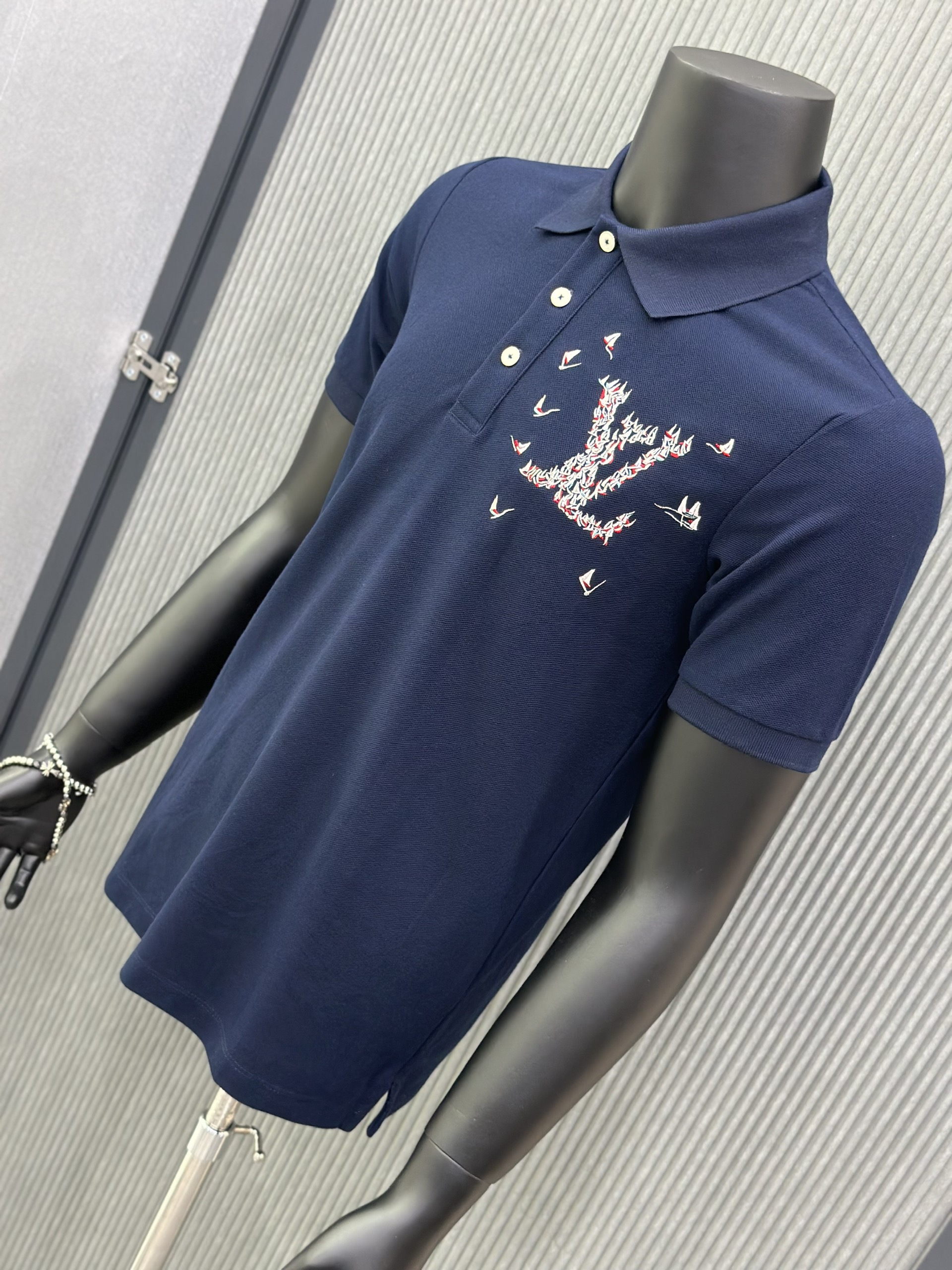 Áo polo Louis Vuitton LV Xanh than logo chữ du thuyền thêu ngực Like Auth VTN