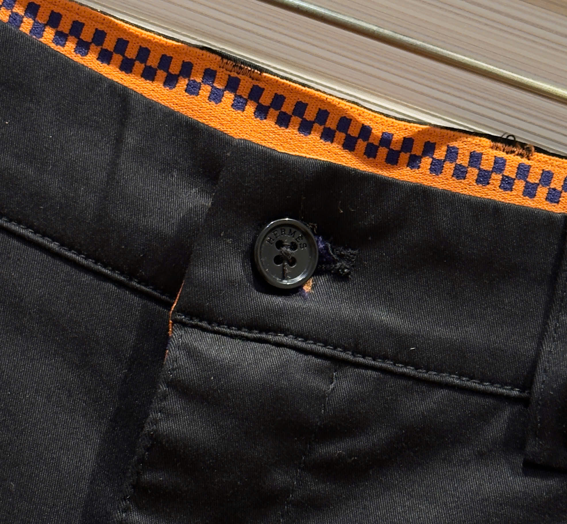 Quần dài kaki Hermes HM Đen phối Cam tag logo H Like Auth 1-1 on web DDT