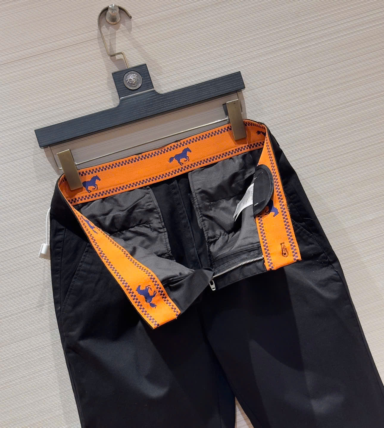 Quần dài kaki Hermes HM Đen phối Cam tag logo H Like Auth 1-1 on web DDT