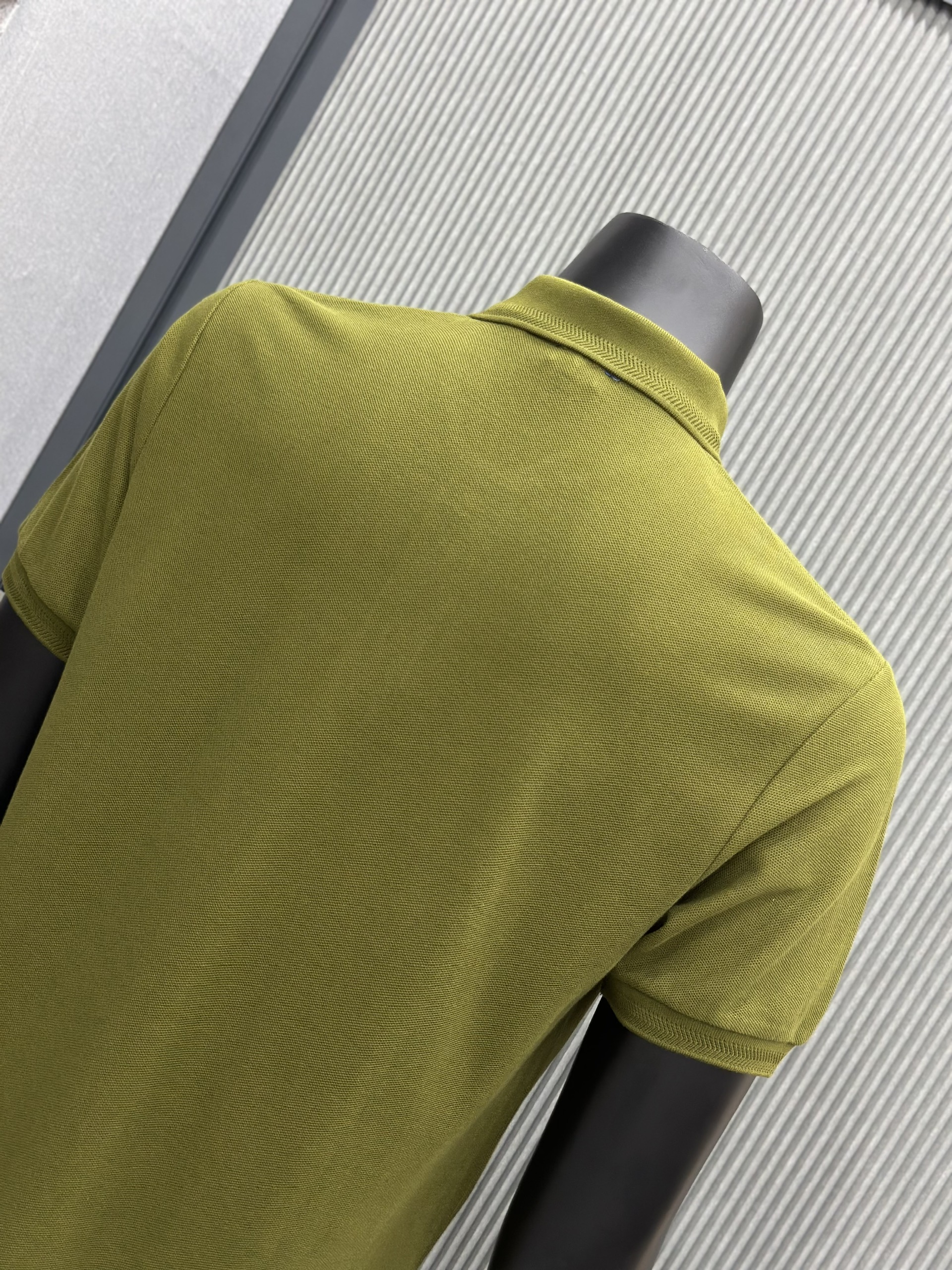 Áo polo Burberry BBR Xanh rêu logo ngựa thêu ngực phối kẻ sọc cổ Like Auth VTN