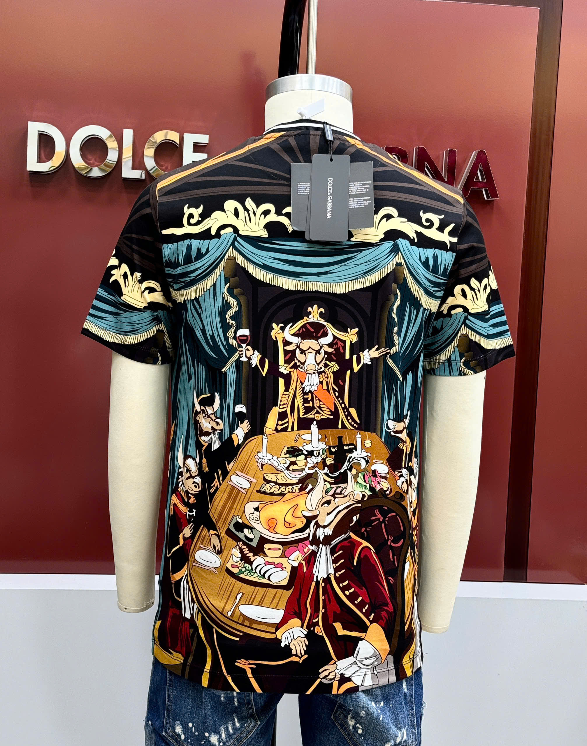 Áo phông T-shirt Dolce Gabbana DG họa tiết bàn tiệc Like Auth MK