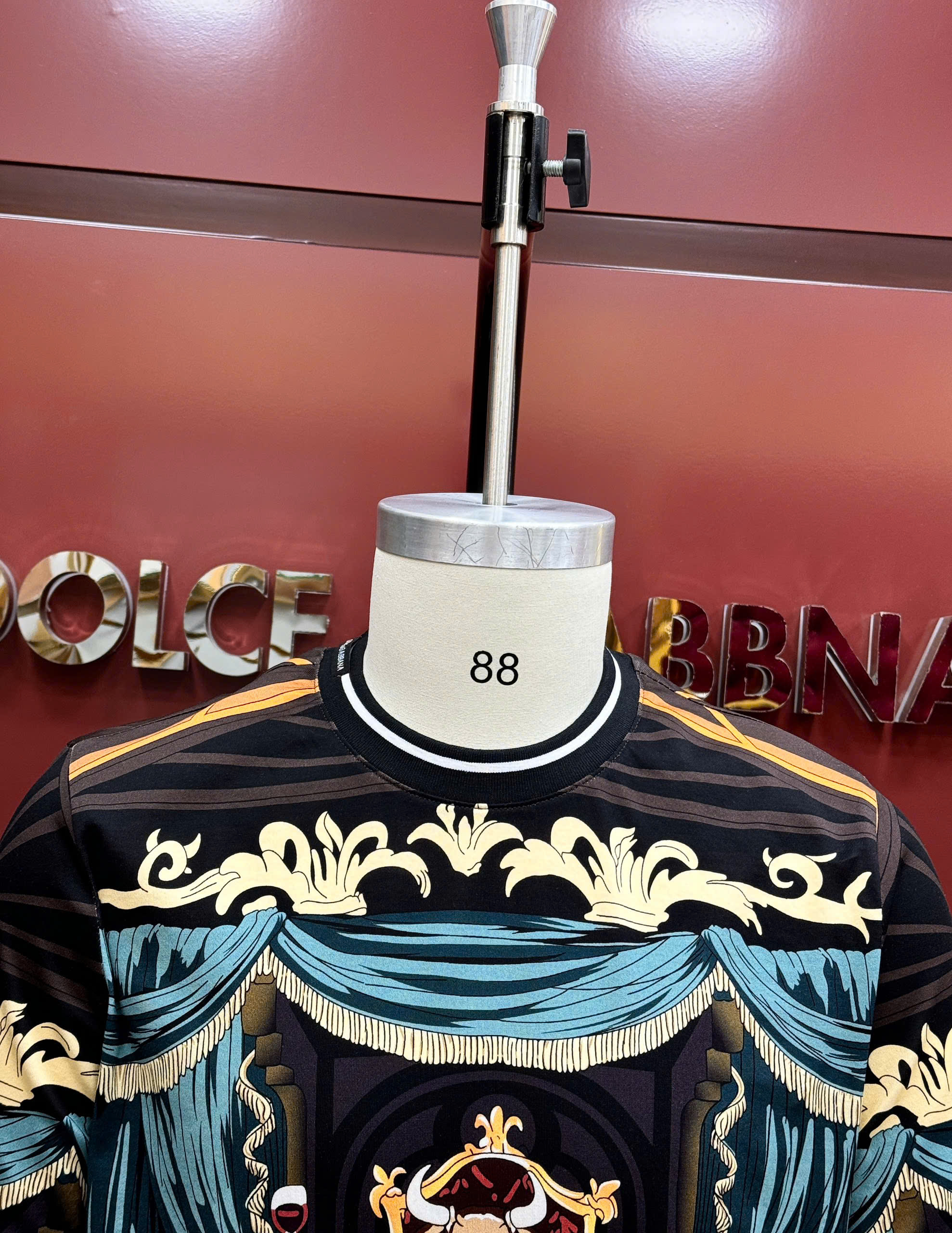 Áo phông T-shirt Dolce Gabbana DG họa tiết bàn tiệc Like Auth MK