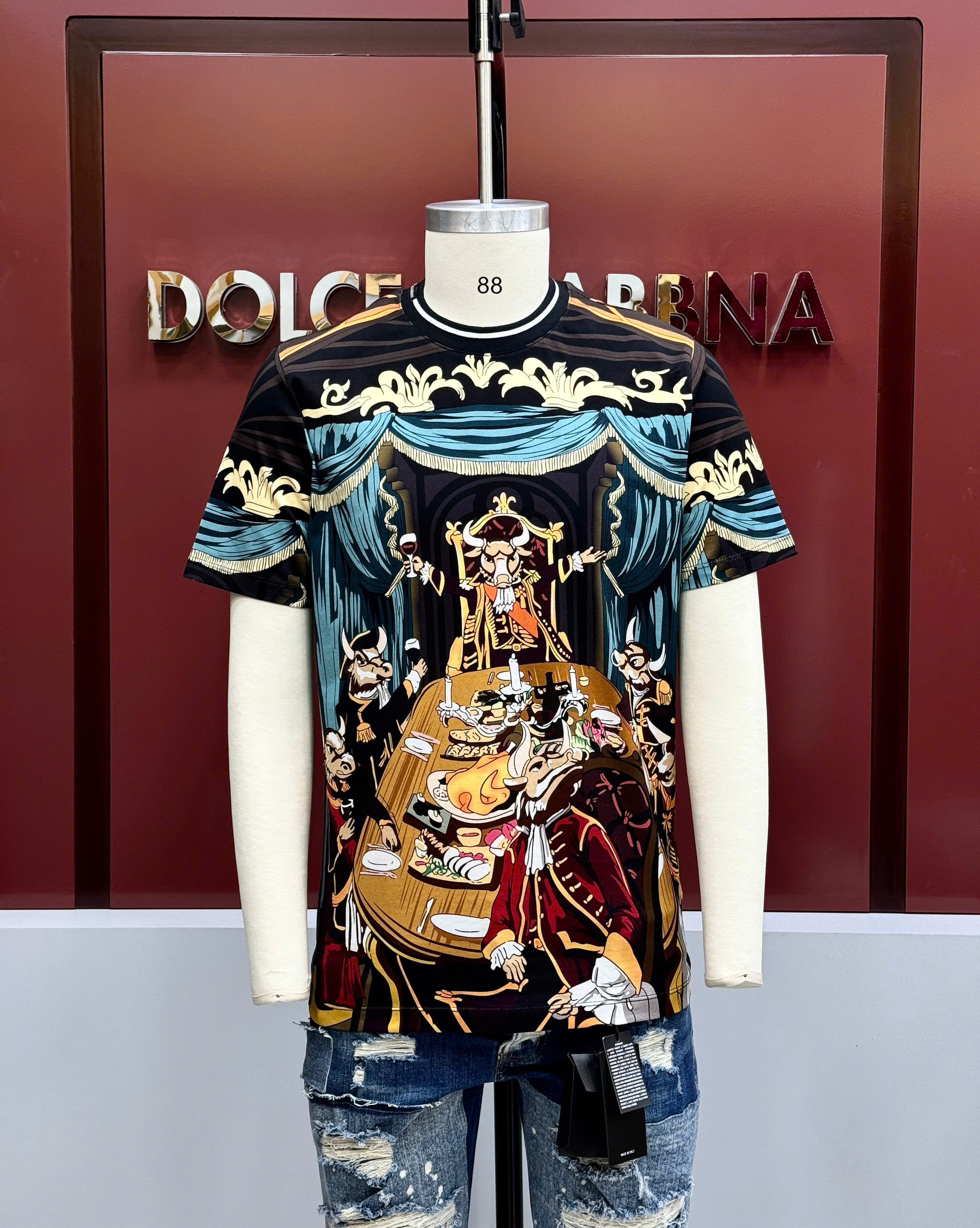 Áo phông T-shirt Dolce Gabbana DG họa tiết bàn tiệc Like Auth MK