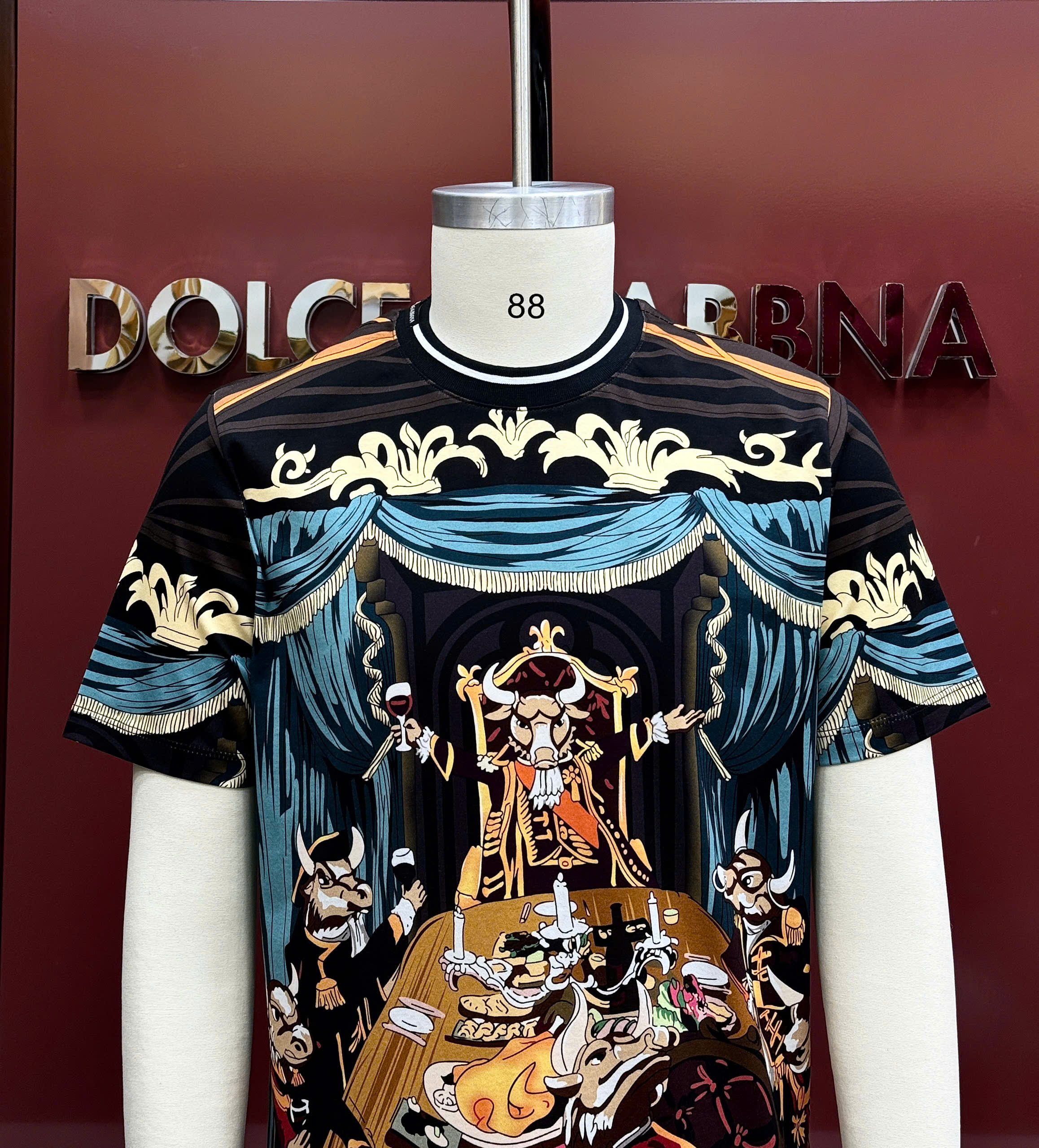 Áo phông T-shirt Dolce Gabbana DG họa tiết bàn tiệc Like Auth MK