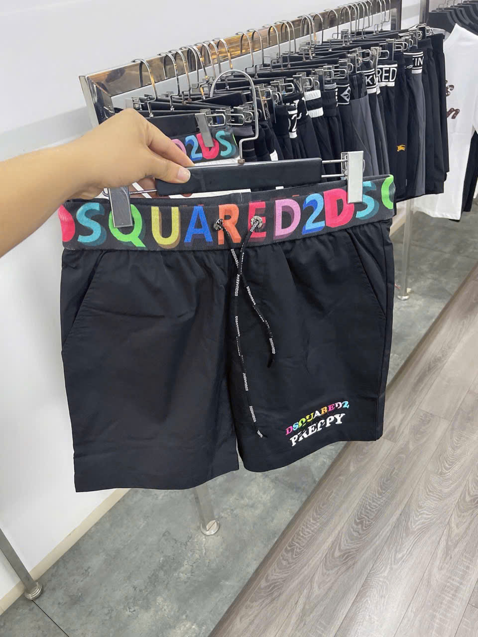 Quần short gió Dsquared2 DSQ2 logo chữ màu sắc cạp Like Auth MK