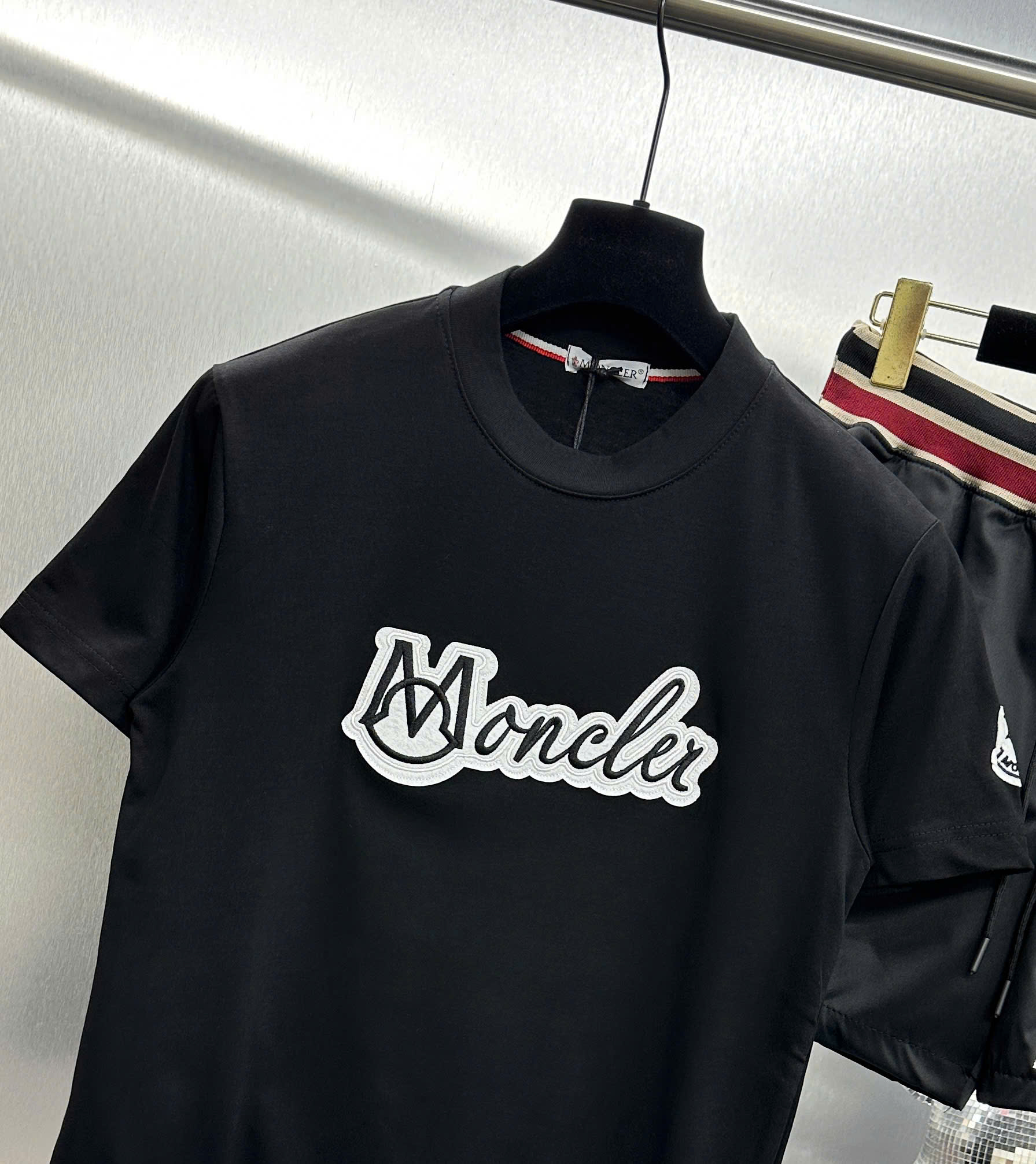 Bộ, set hè Moncler logo chữ thêu Like Auth NV