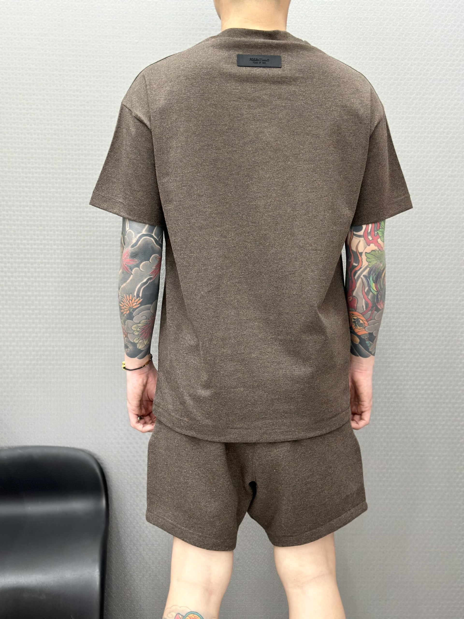 Bộ, Set hè Essentials Nâu logo chữ nổi Like Auth on web VTN