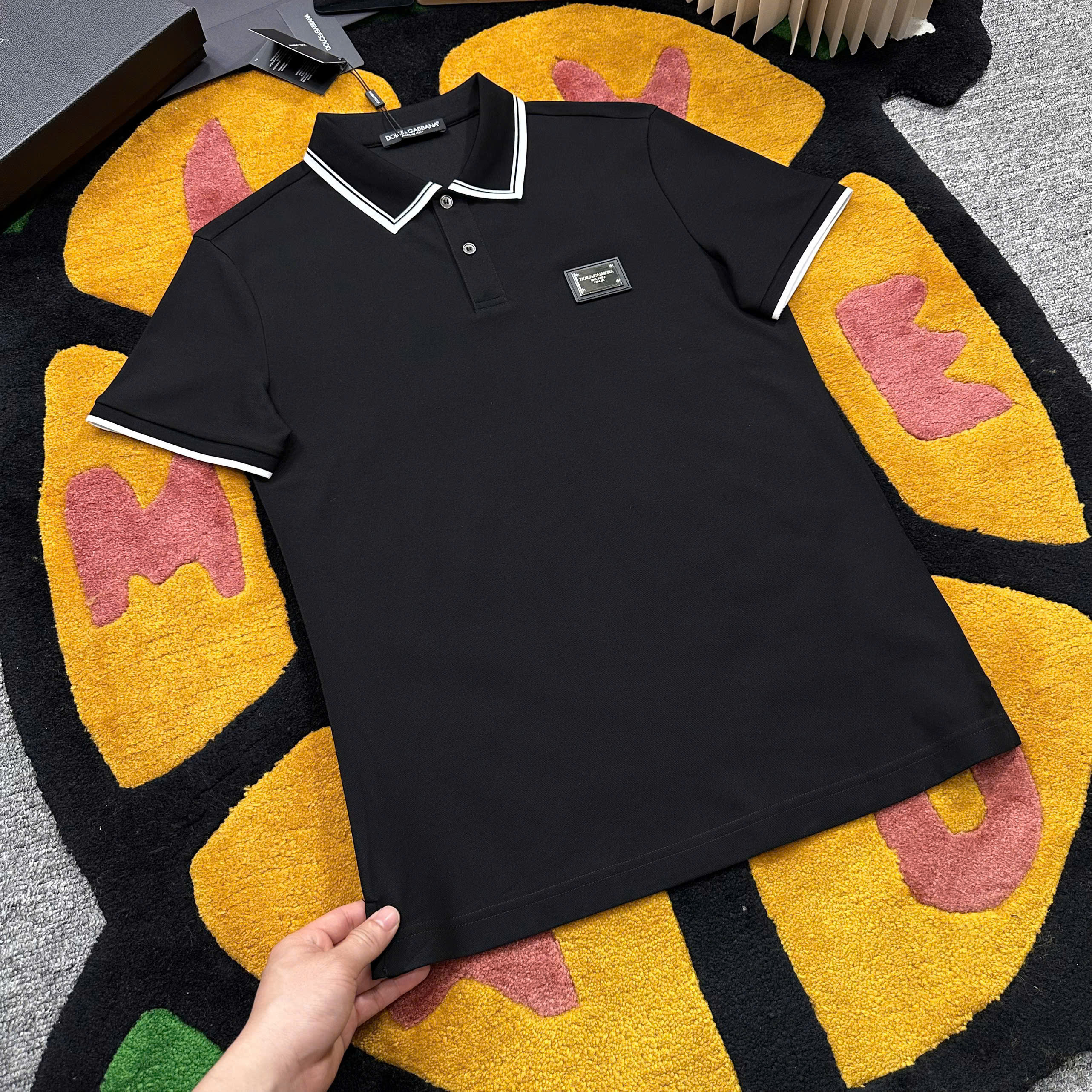 Áo polo Dolce Gabbana DG tag logo vuông thêu ngực phối kẻ sọc cổ tay Like Auth MK