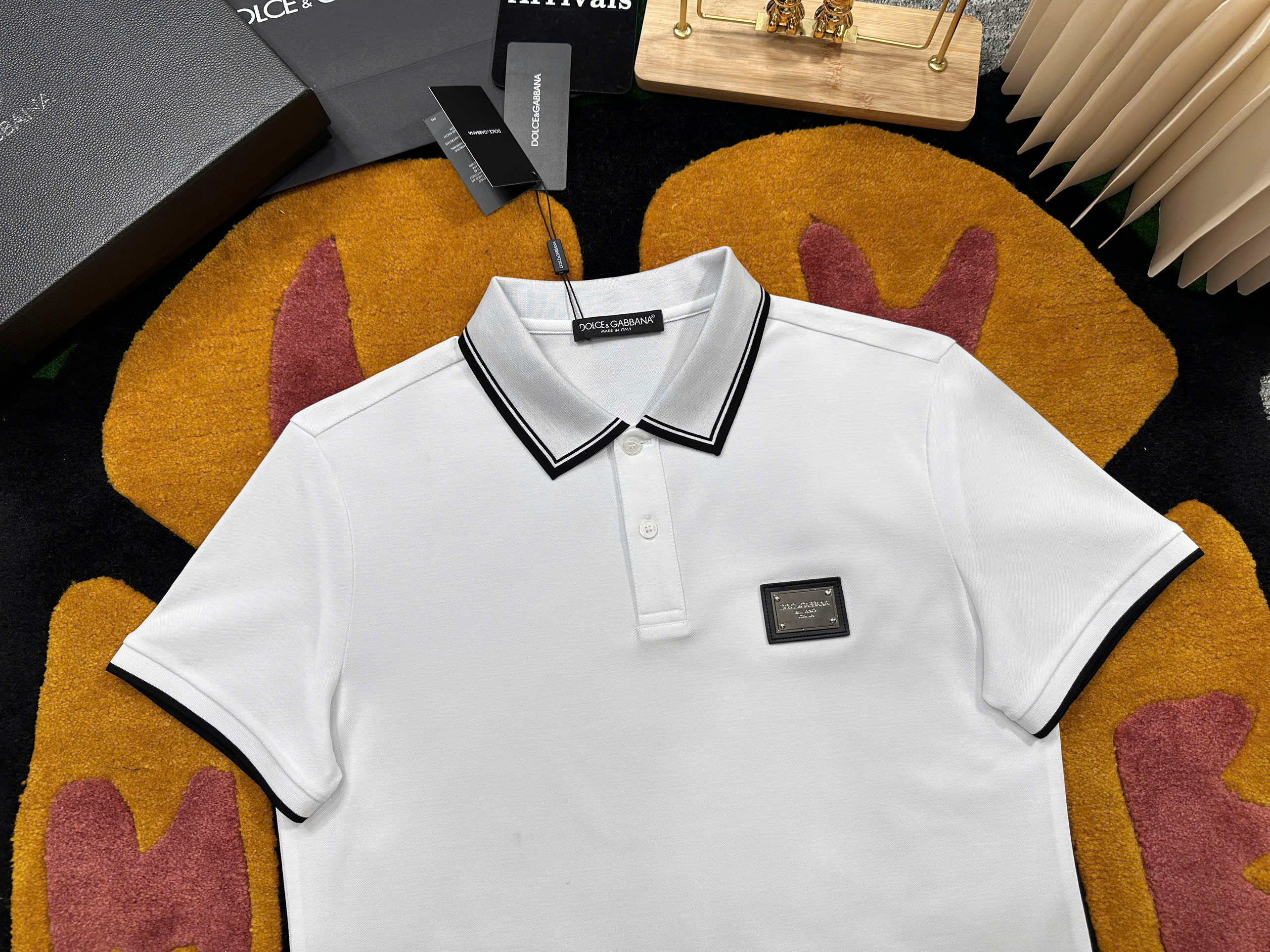 Áo polo Dolce Gabbana DG tag logo vuông thêu ngực phối kẻ sọc cổ tay Like Auth MK