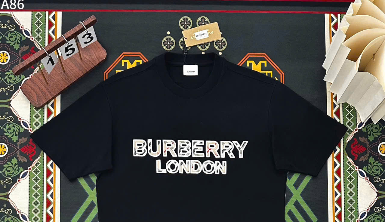 Áo phông T-shirt Burberry BBR London logo chữ kẻ sọc thêu nổi Like Auth LK