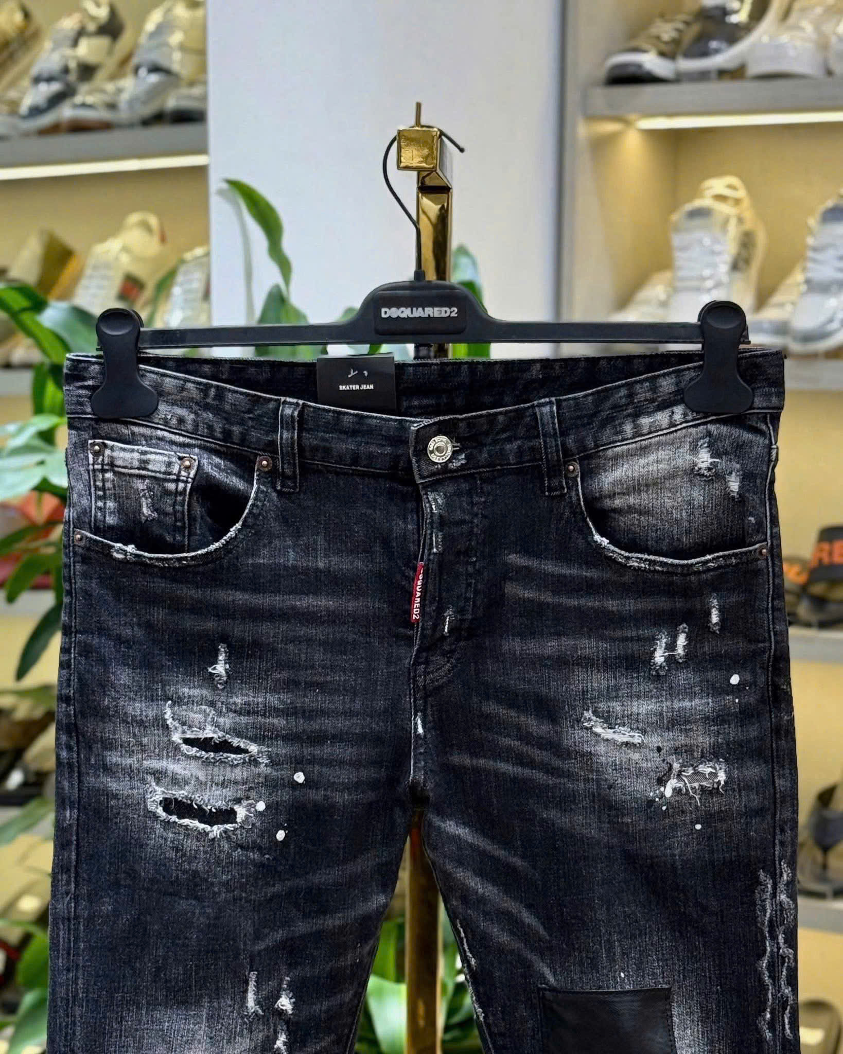 Quần jean Dsquared2 DSQ2 Đen rách mài vá loang Trắng Like Auth NV