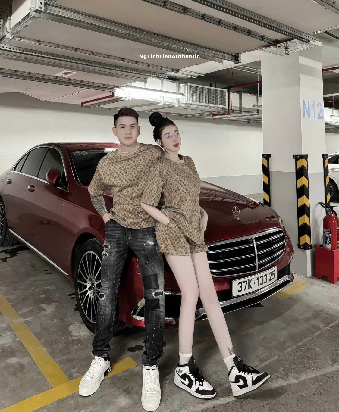 Quần jean Dsquared2 DSQ2 Đen rách mài vá loang Trắng Like Auth NV