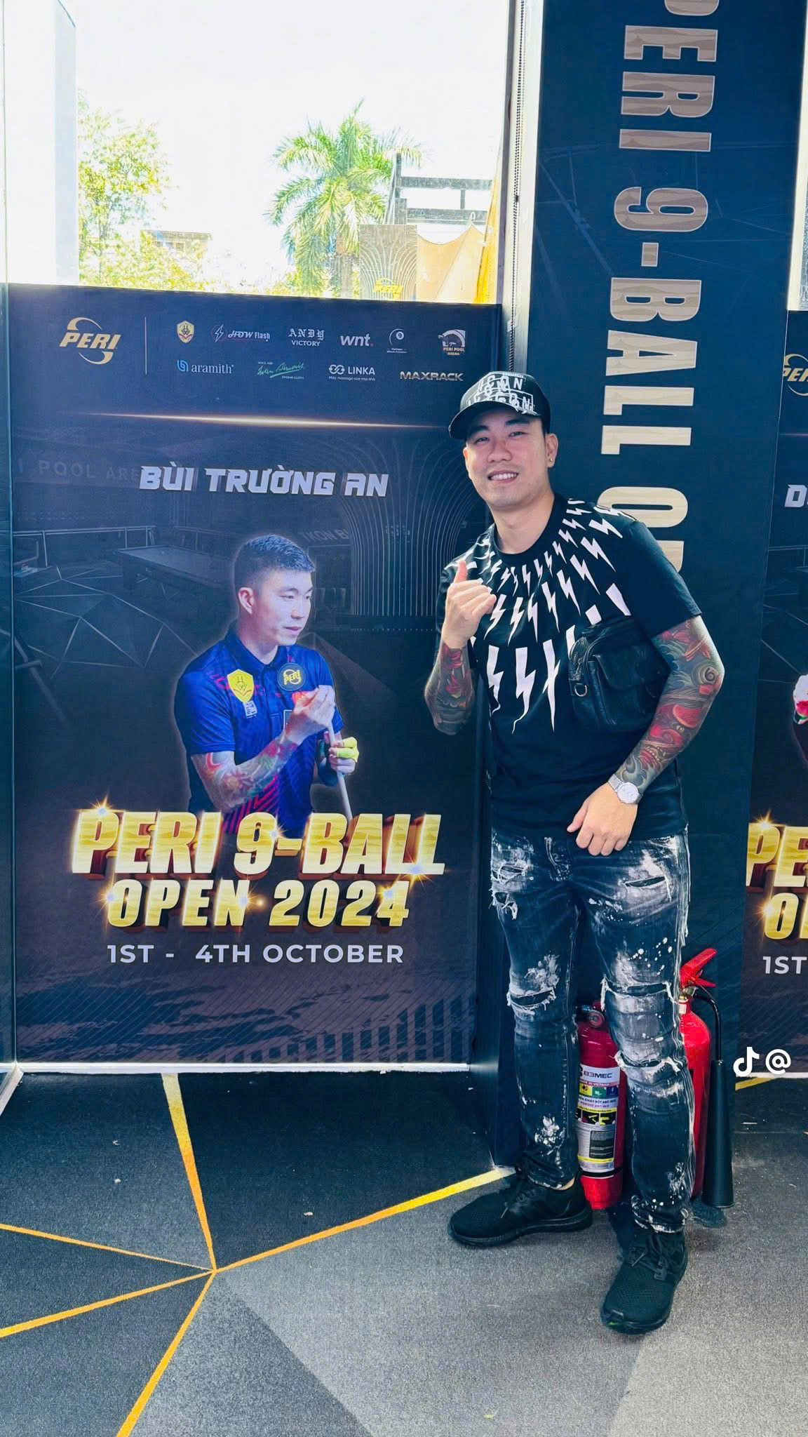 Quần jean Dsquared2 DSQ2 Đen rách mài loang vẩy sơn Trắng Like Auth NV