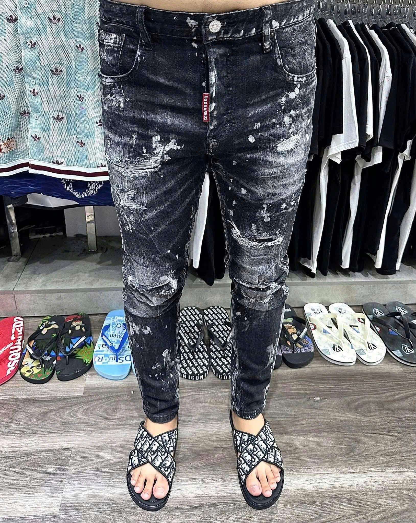 Quần jean Dsquared2 DSQ2 Đen rách mài loang vẩy sơn Trắng Like Auth NV