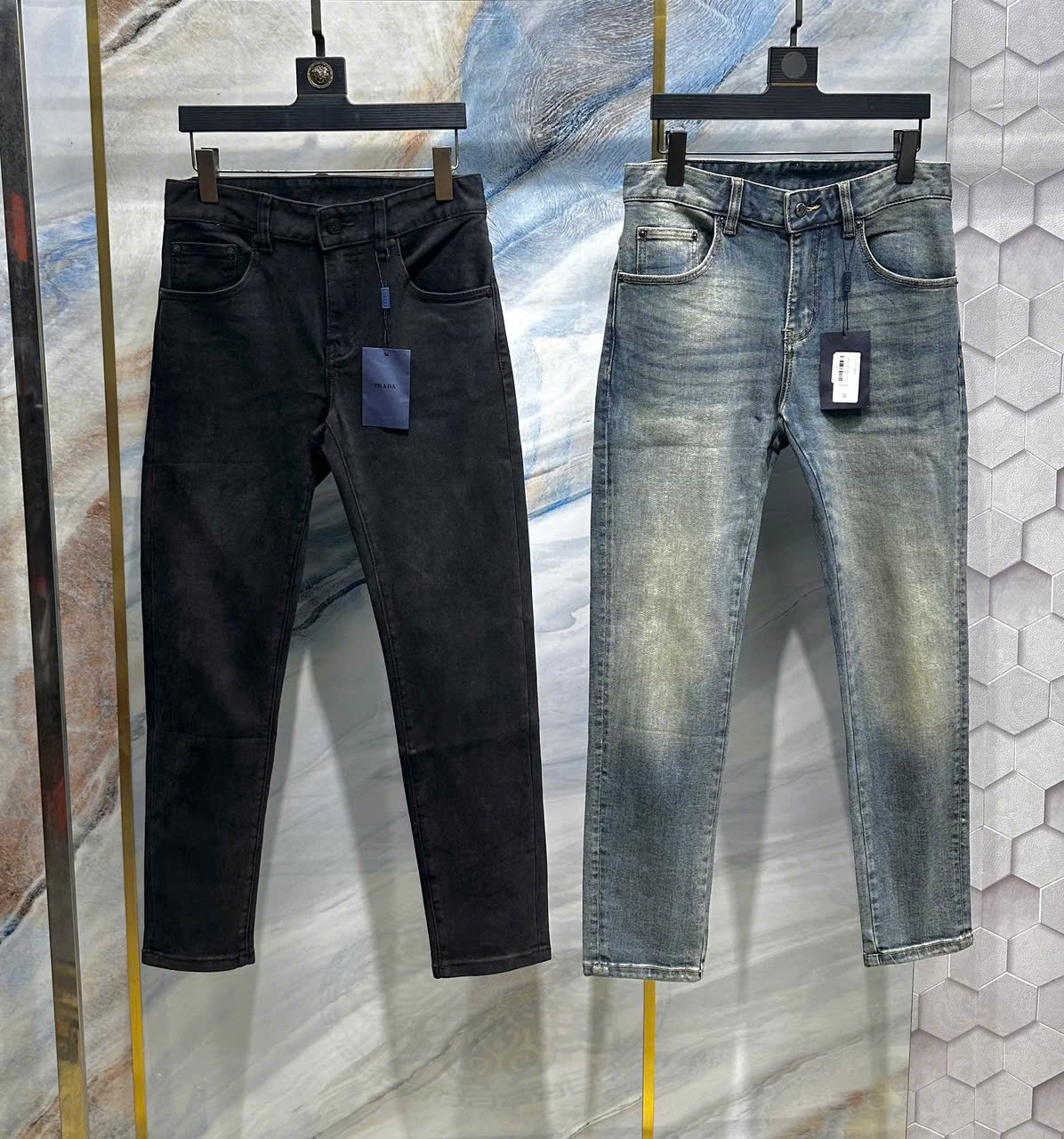 Quần jean Prada P logo thêu túi sau Like Auth LK