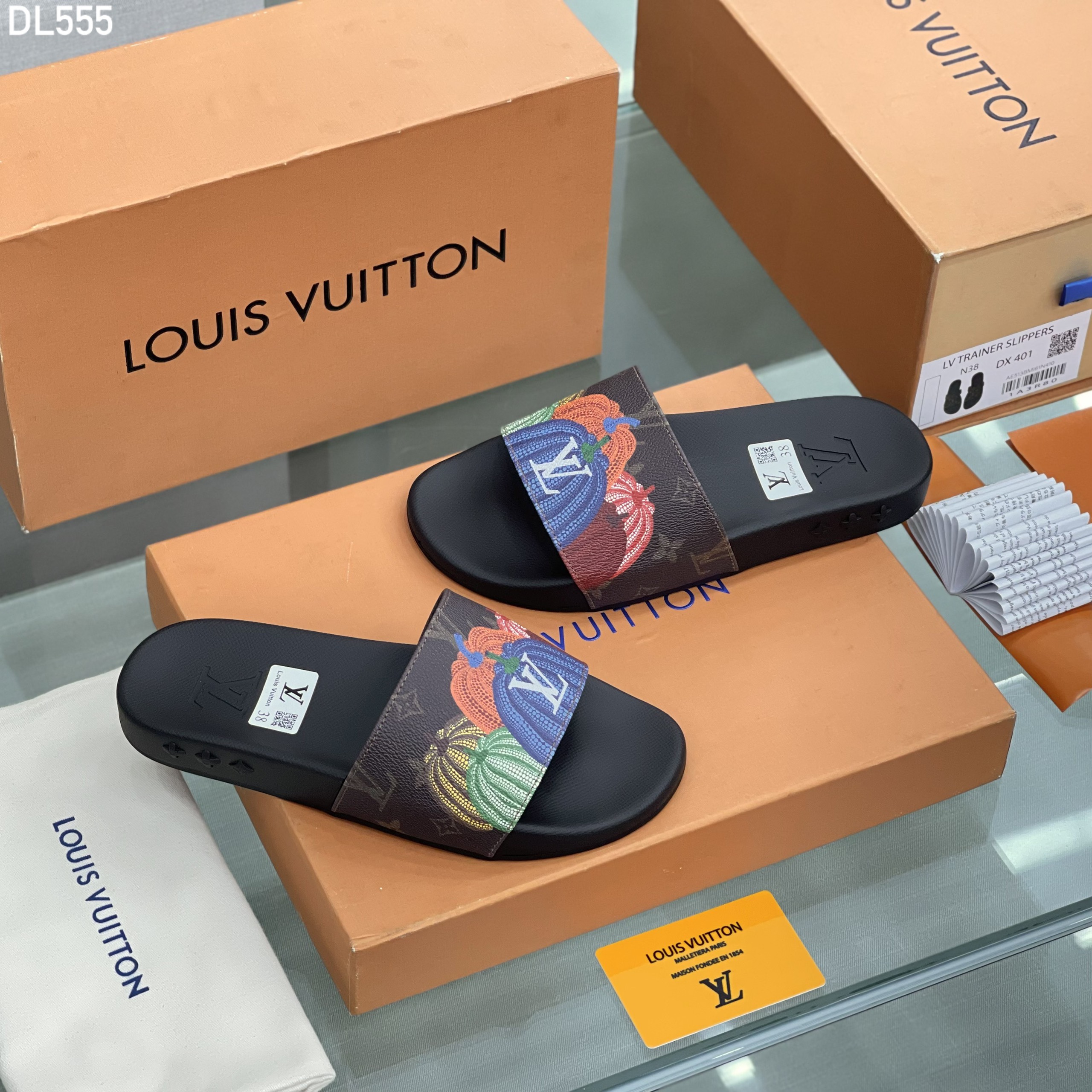 Dép lê quai ngang Louis Vuitton LV họa tiết hoa vân logo quả bí Like Auth fullbox MVT