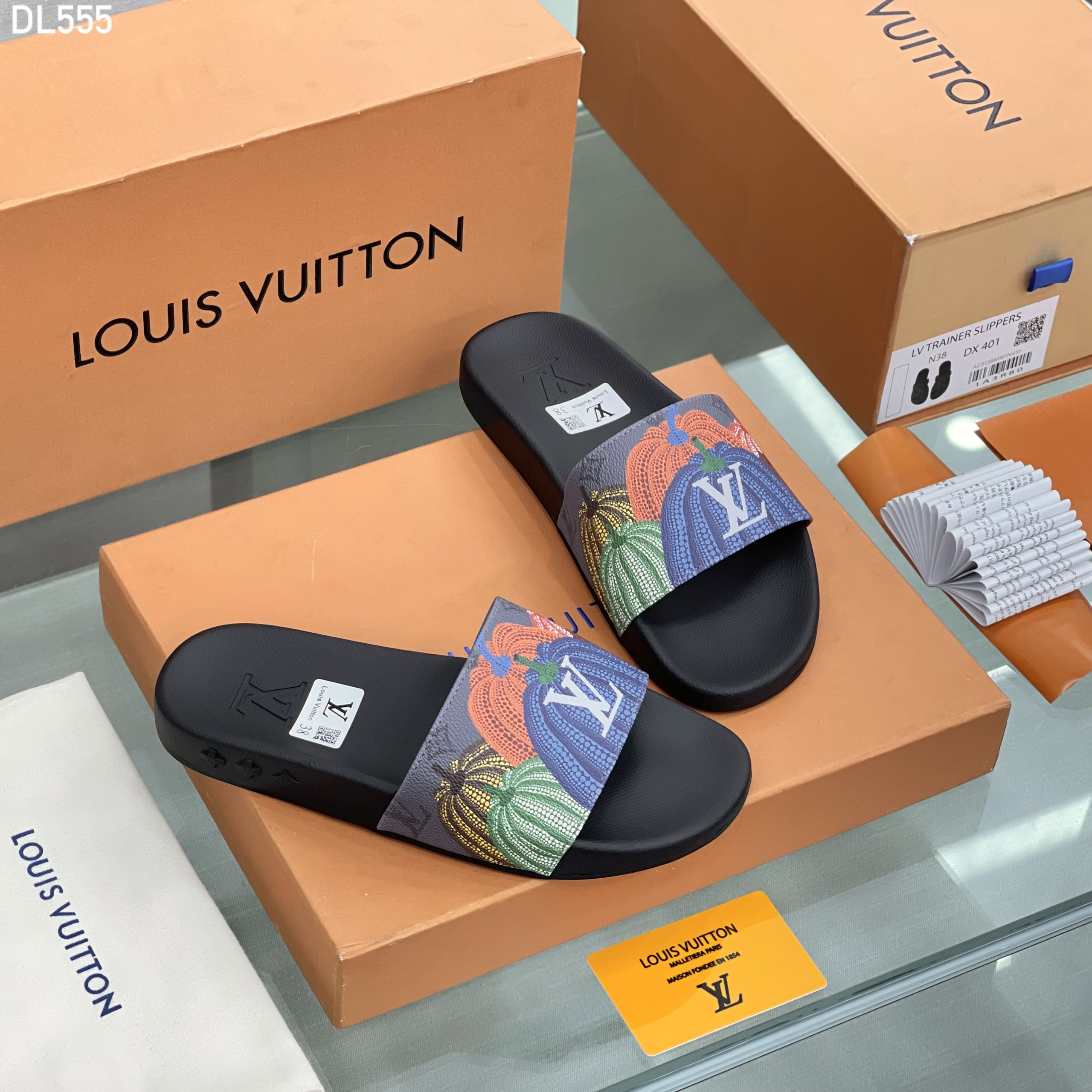 Dép lê quai ngang Louis Vuitton LV họa tiết hoa vân logo quả bí Like Auth fullbox MVT