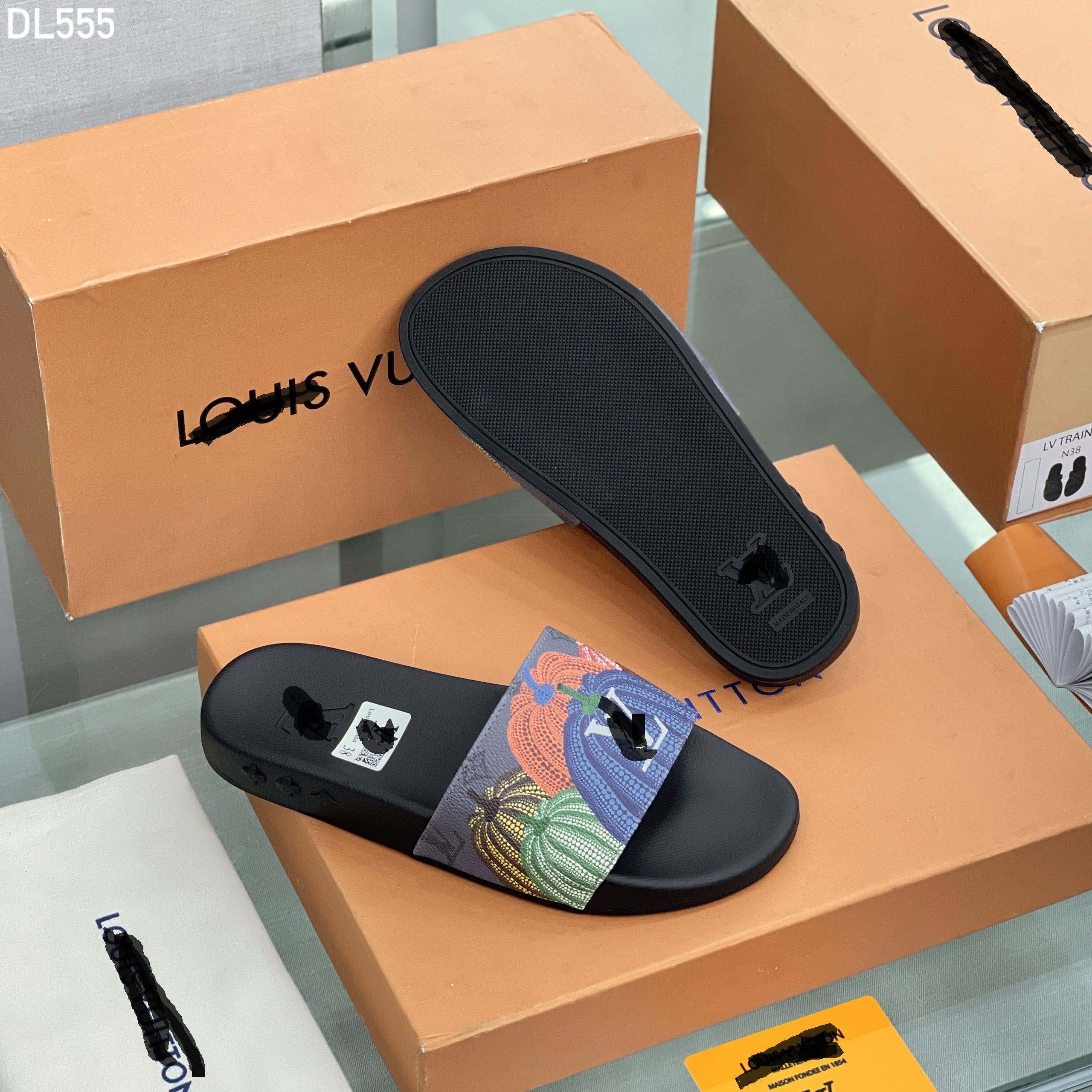 Dép lê quai ngang Louis Vuitton LV họa tiết hoa vân logo quả bí Like Auth fullbox MVT