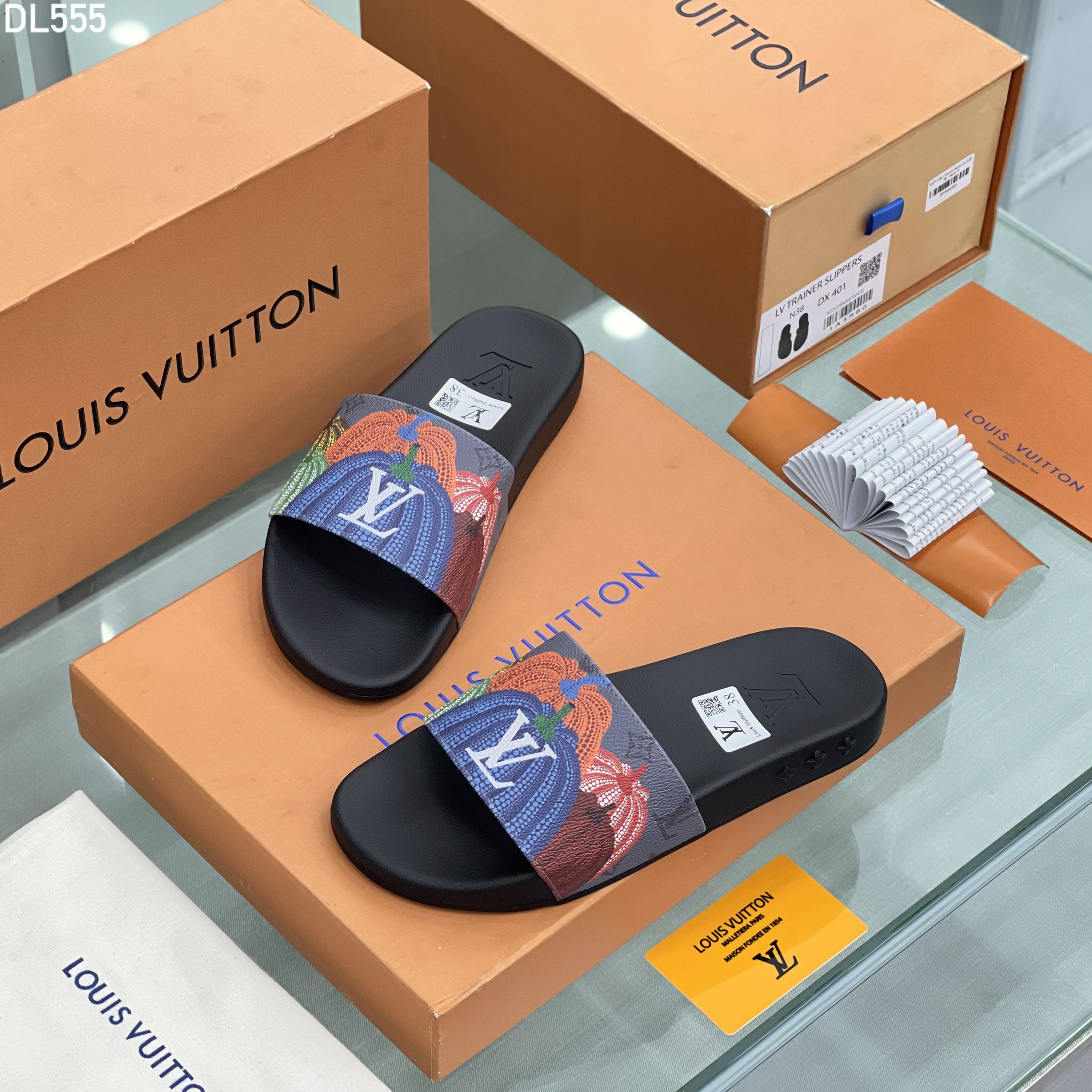 Dép lê quai ngang Louis Vuitton LV họa tiết hoa vân logo quả bí Like Auth fullbox MVT