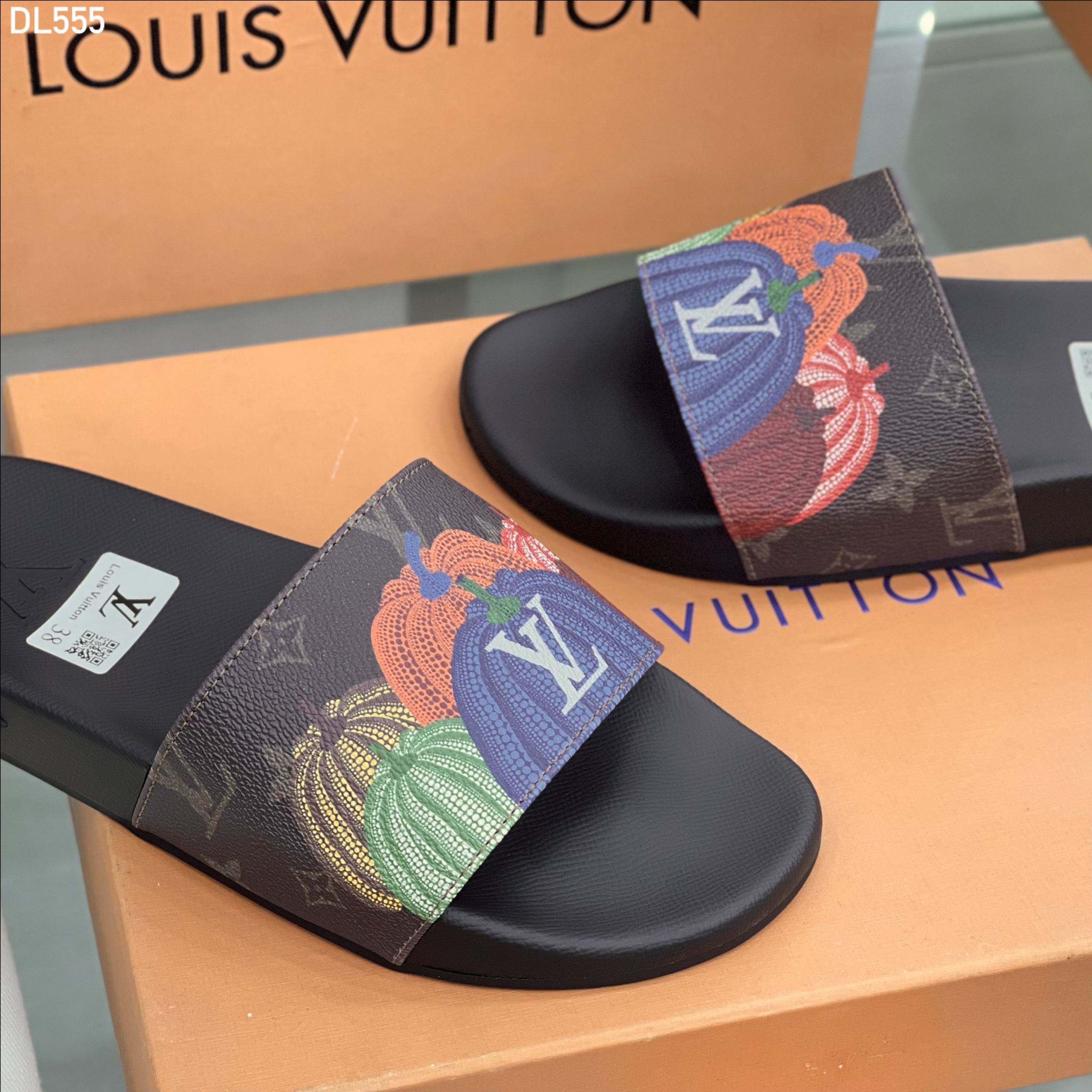 Dép lê quai ngang Louis Vuitton LV họa tiết hoa vân logo quả bí Like Auth fullbox MVT