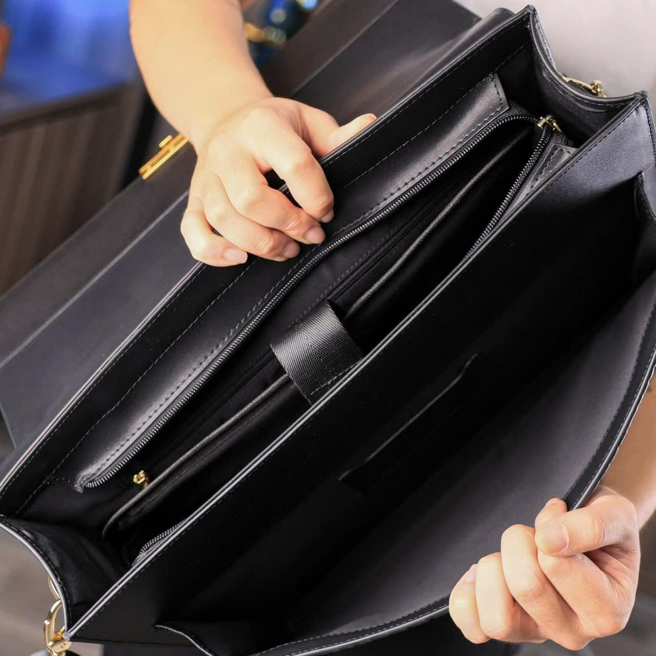 Túi cặp cầm tay, đeo chéo Mont Blanc Đen sần nắp gập trơn khóa vàng size 38x28x9cm Like Auth fullbox DDT