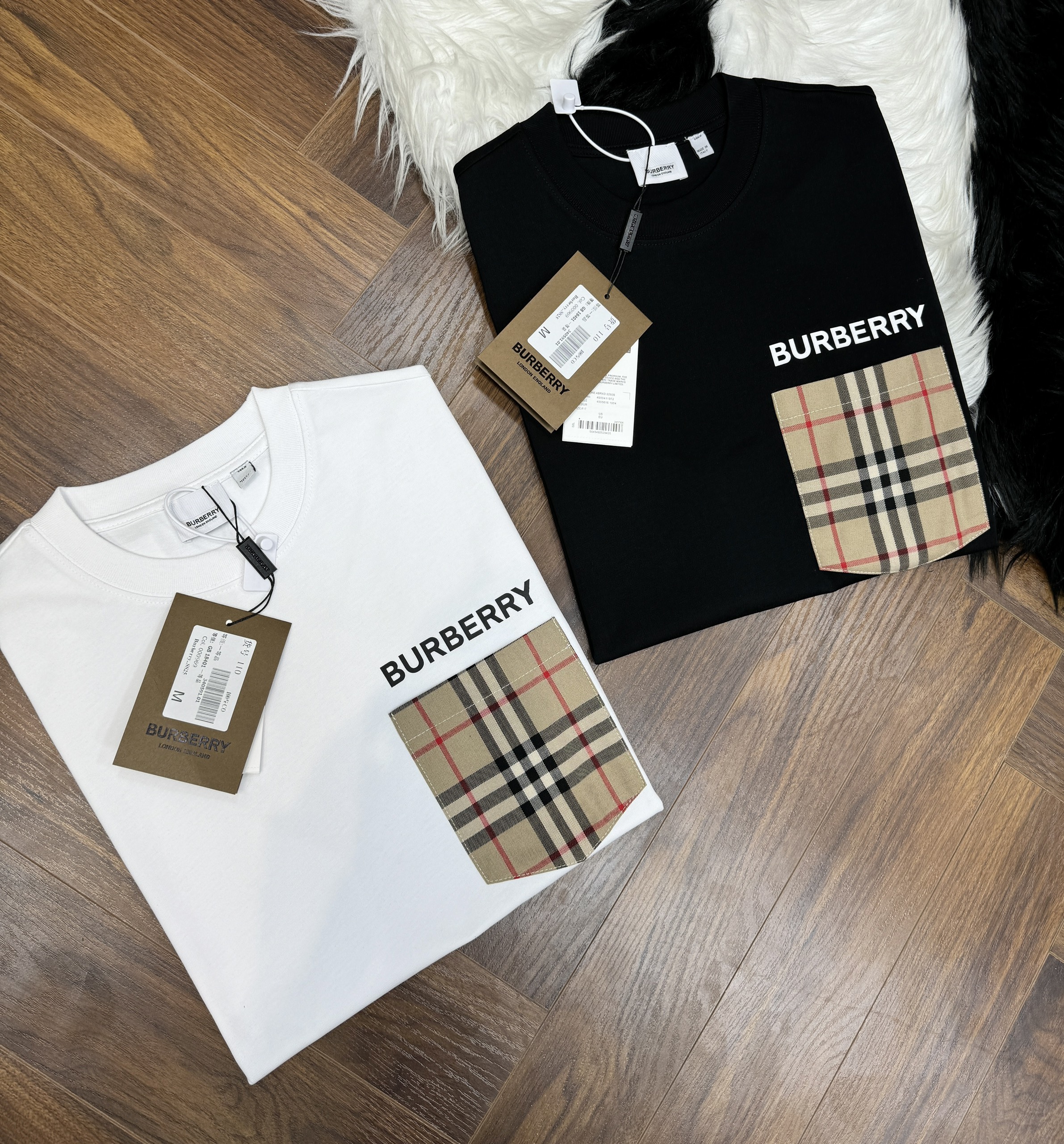 Áo phông T-shirt Burberry BBR trơn phối kẻ sọc logo túi ngực Like Auth CD