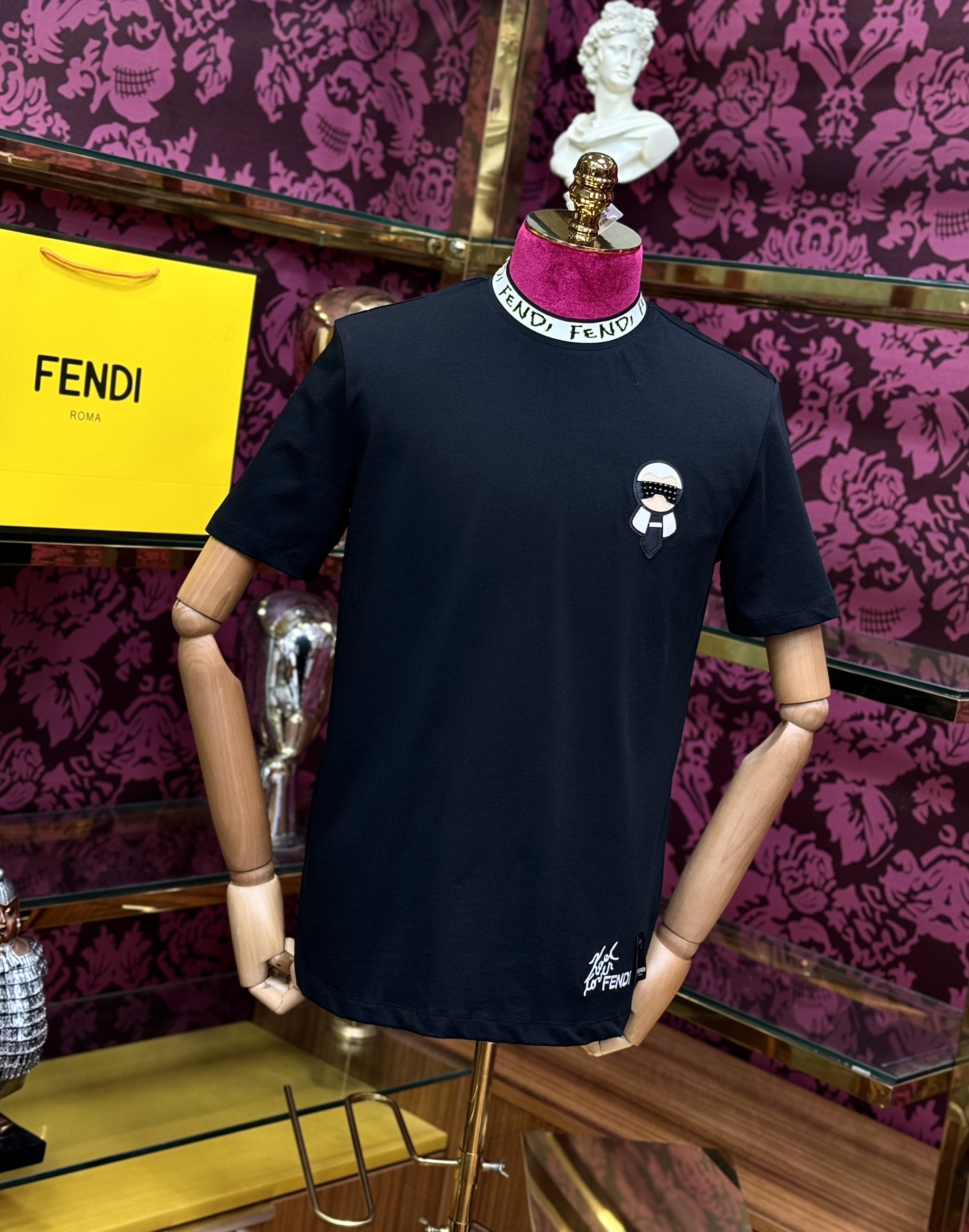 Áo phông T-shirt Fendi FF logo thêu ngực cạp phối cổ Like Auth CD